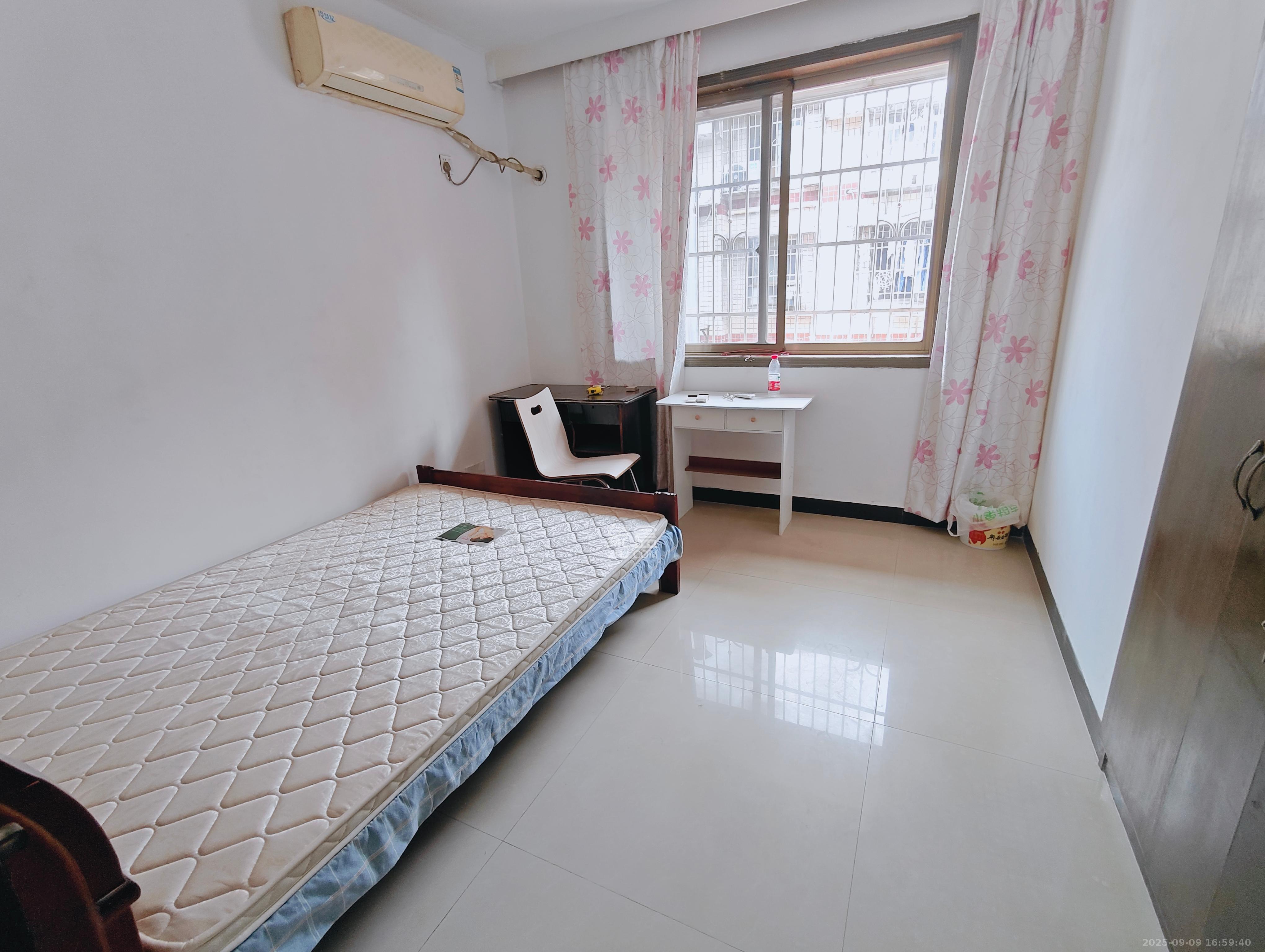 高桥火焰市场  3室2厅1卫    1500.0元/月室内图