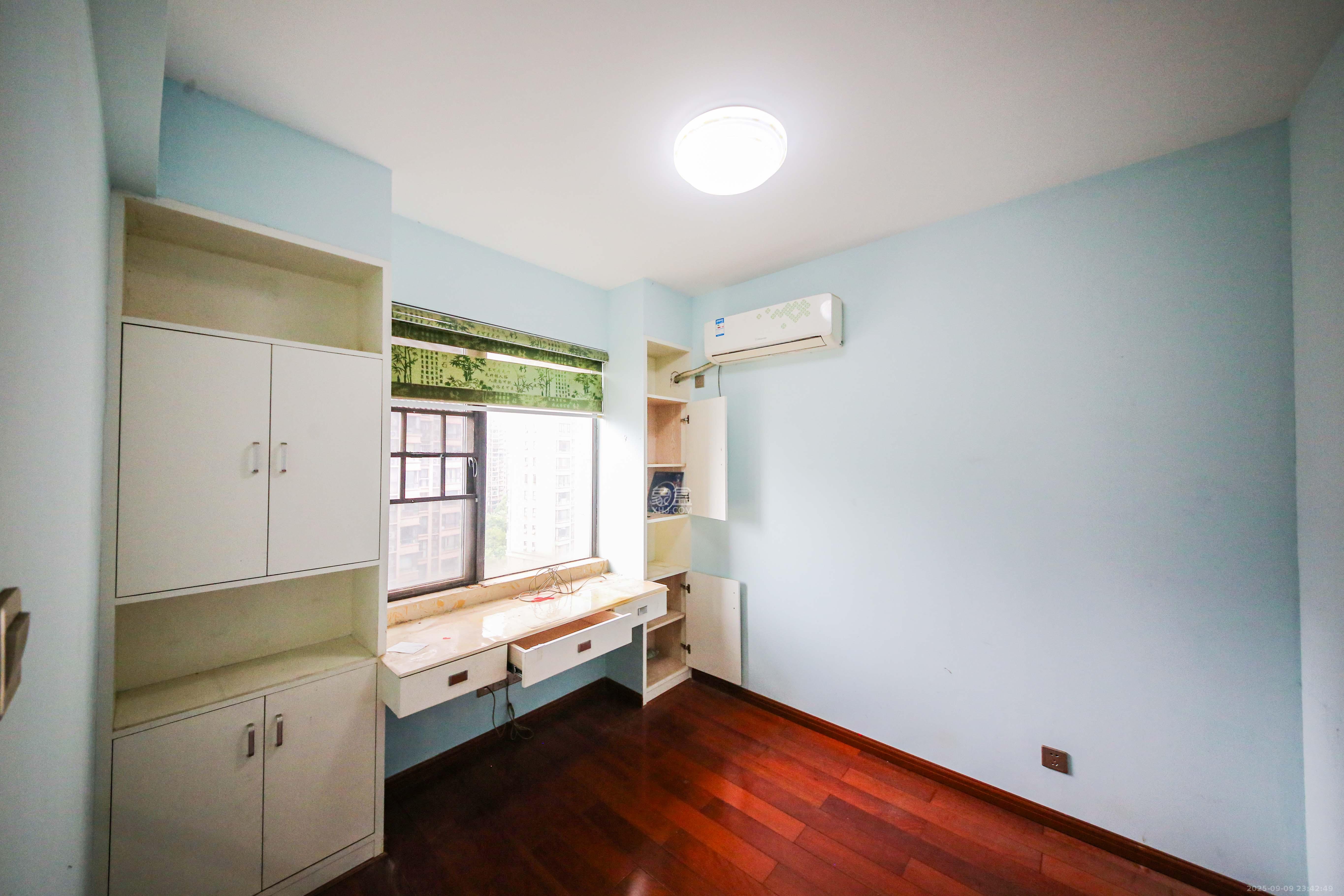 文景领秀  3室2厅1卫    98.0万 文景领秀  3室2厅1卫    98.0万卧室