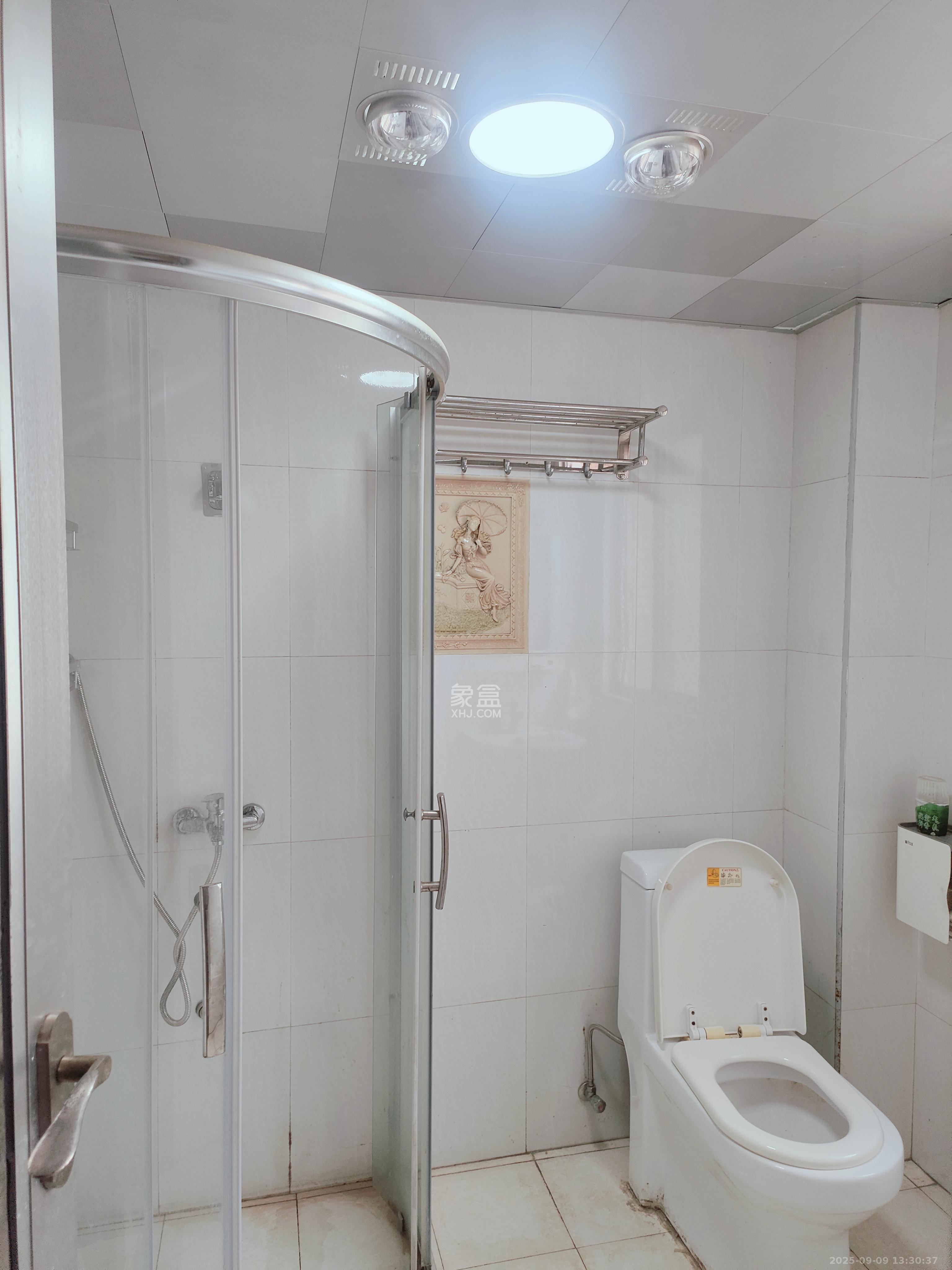 先锋新宇  3室2厅2卫   2200.00元/月室内图