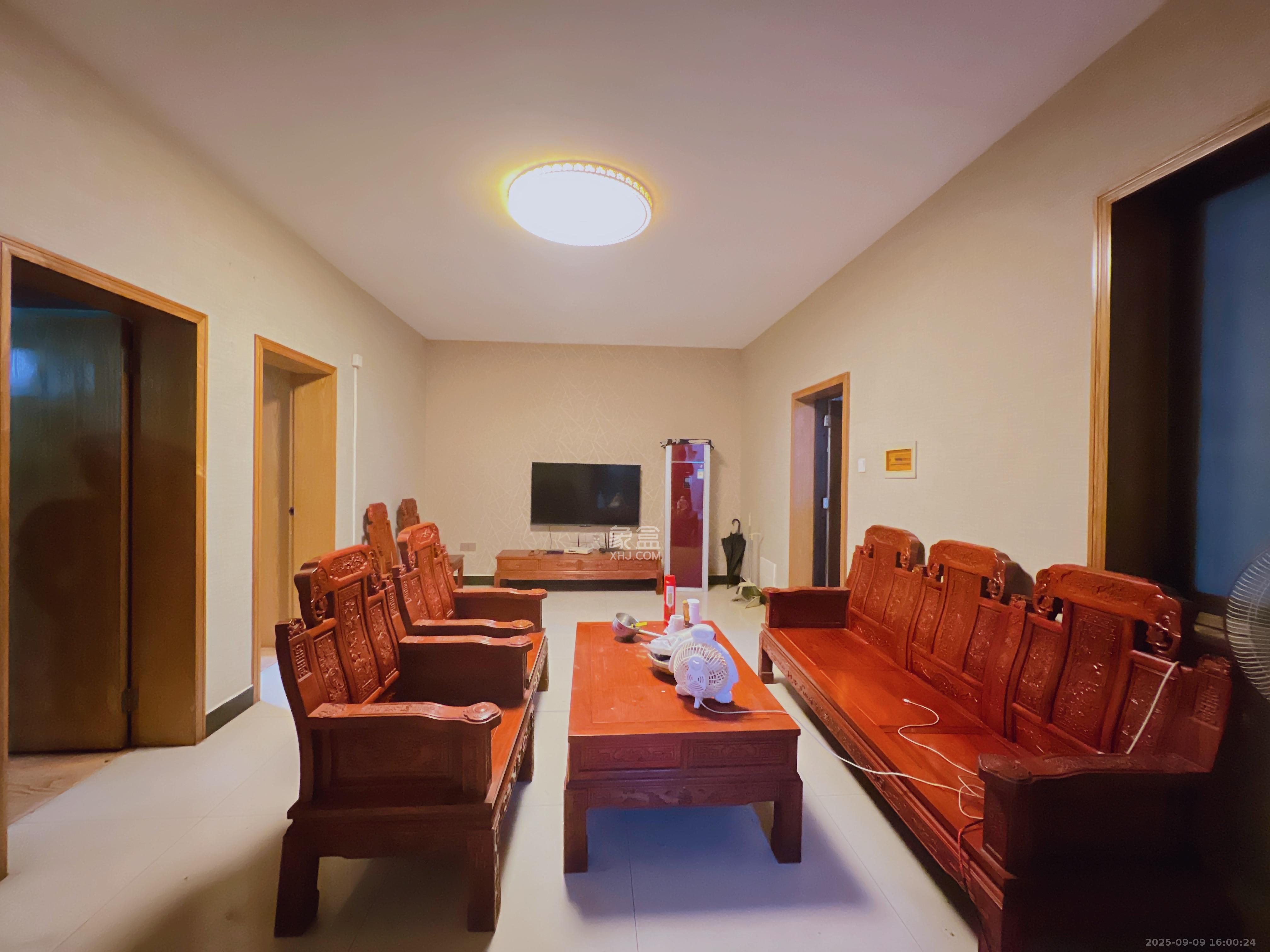 省体委冠军楼  1室0厅0卫    2500.0元/月室内图