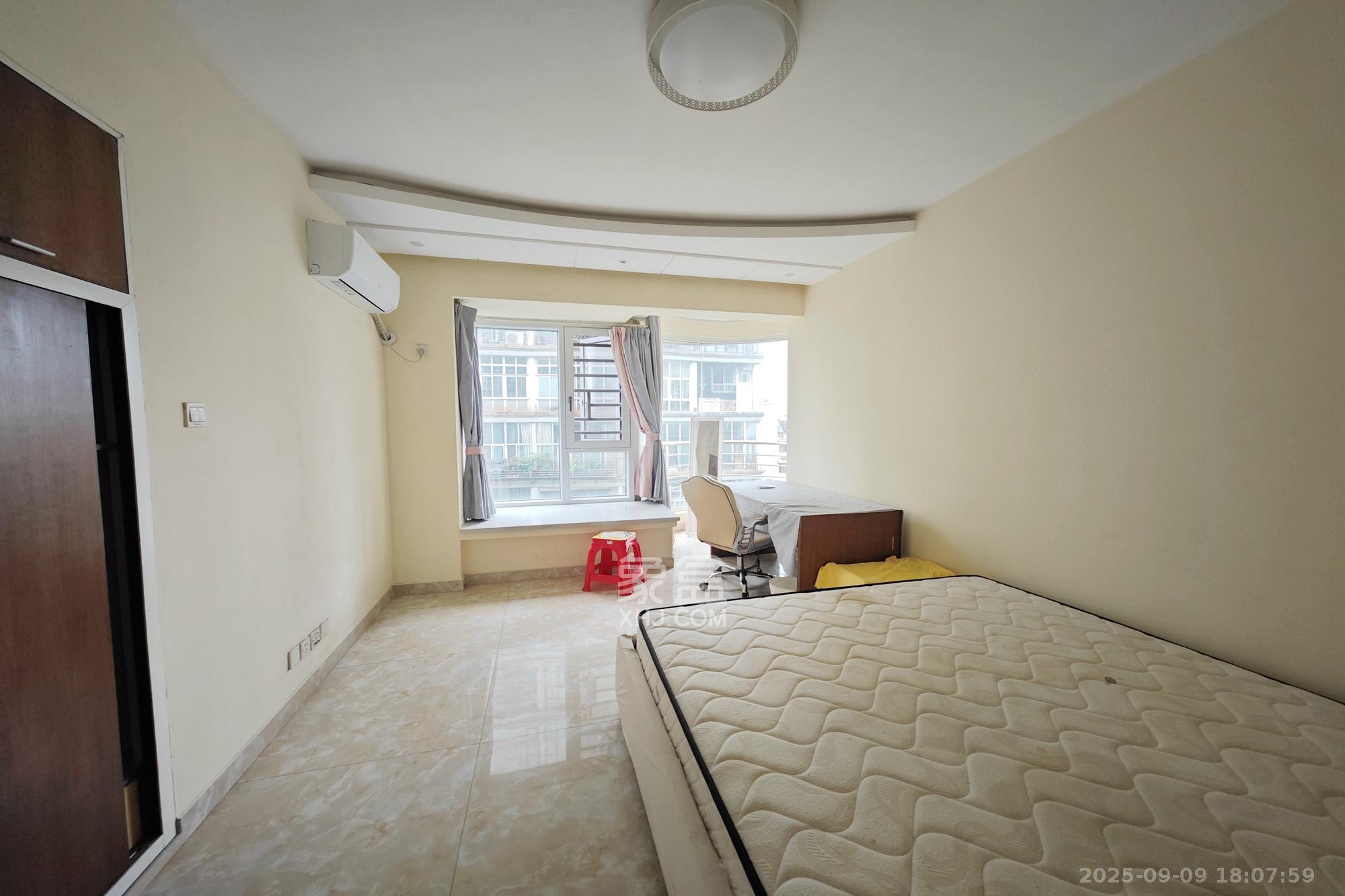 佳润新城(佳润新都) 3室2厅2卫 118.0万 佳润新城(佳润新都) 3室2厅2卫 118.0万卧室