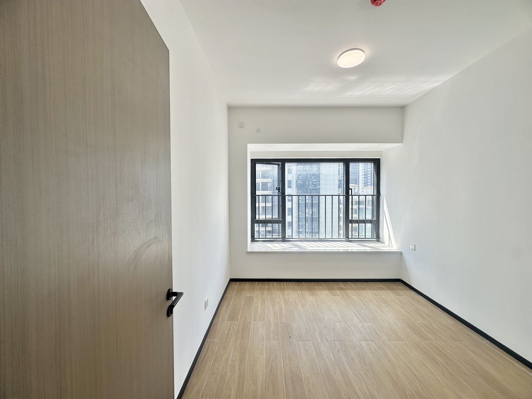 中海汇德里  3室2厅2卫    4500.0元/月 中海汇德里  3室2厅2卫    4500.0元/月室内图