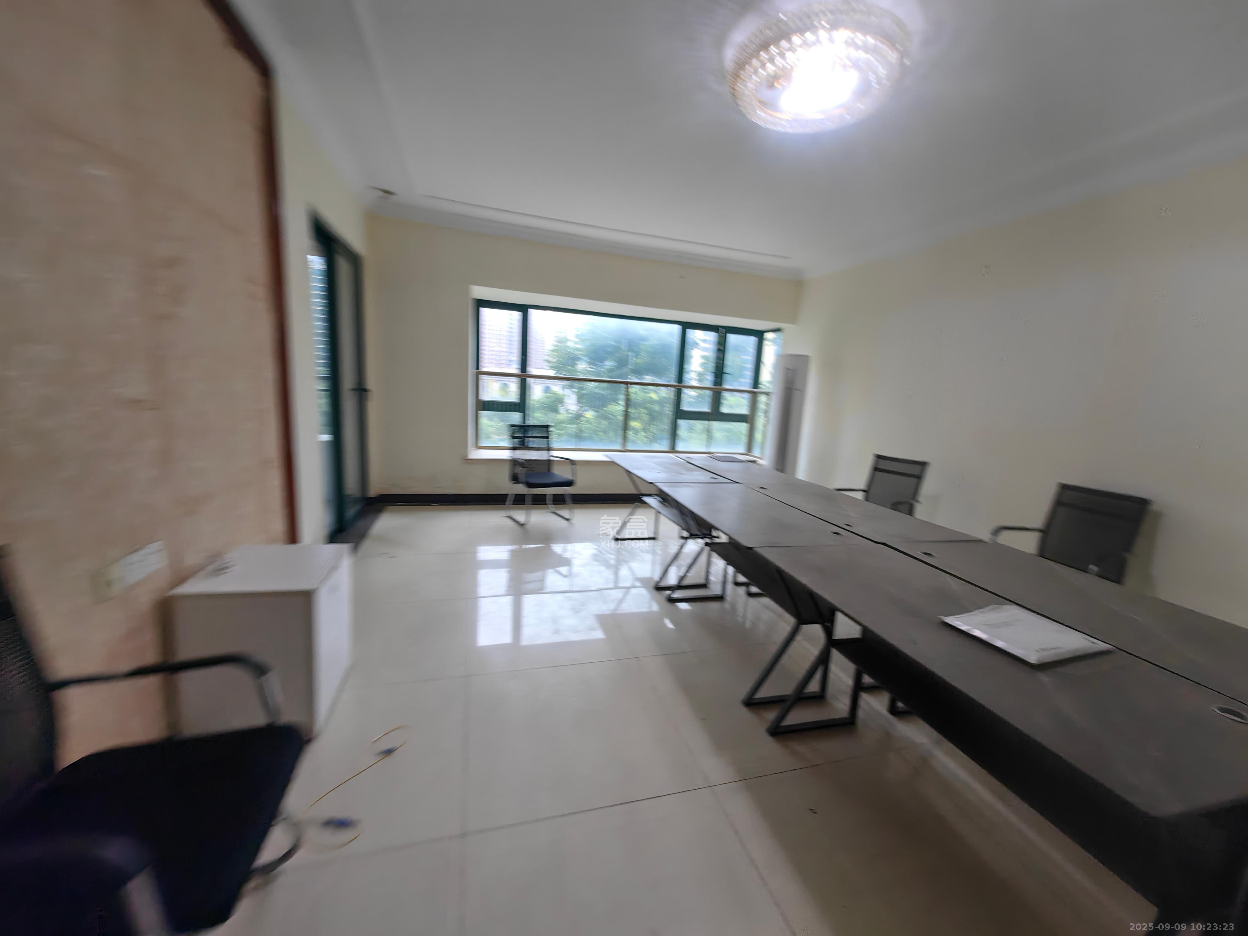 恒大名都 3室2厅1卫 3300.0元/月 恒大名都 3室2厅1卫 3300.0元/月室内图