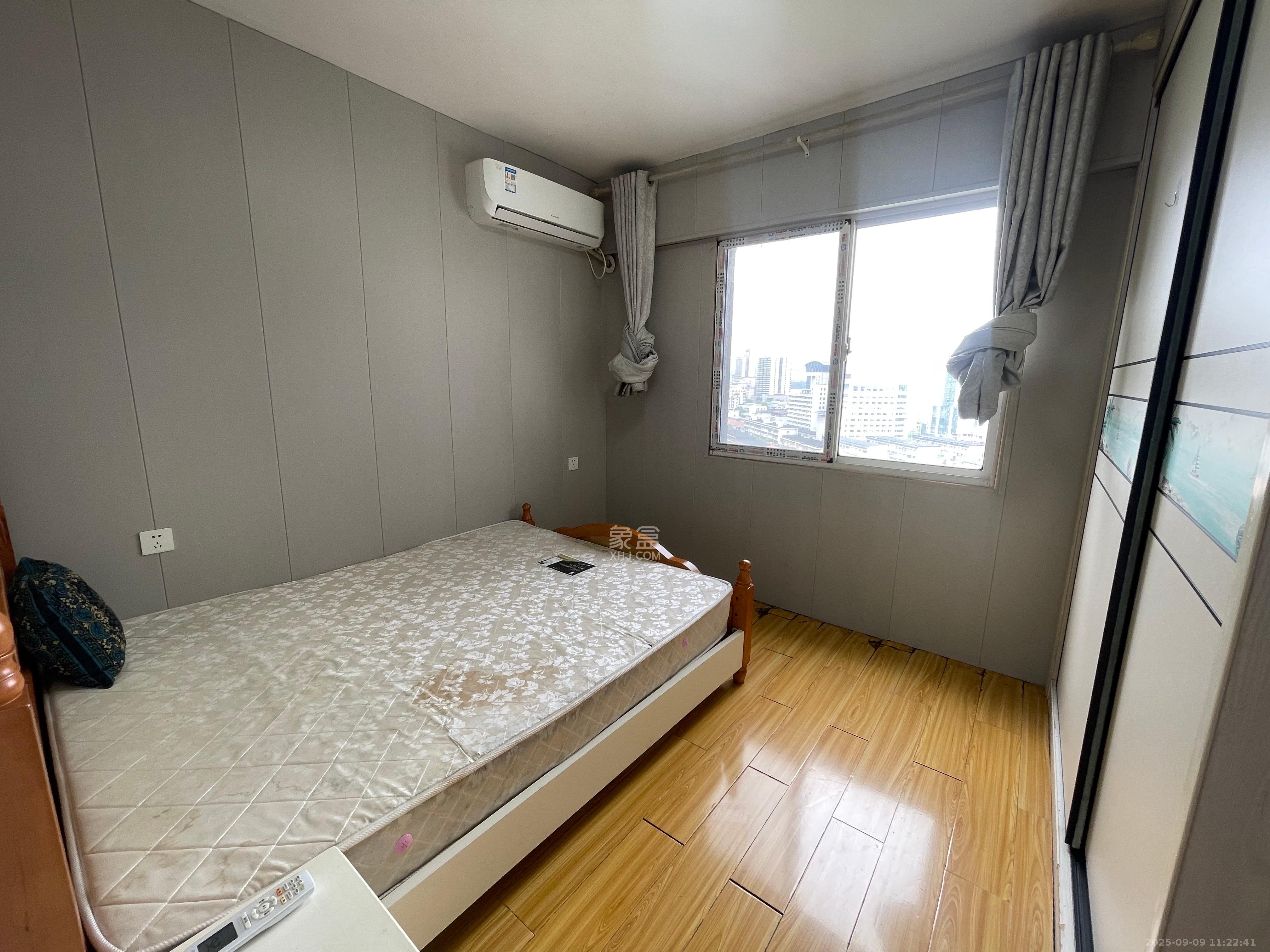晓园大厦  3室1厅1卫    2700.0元/月室内图