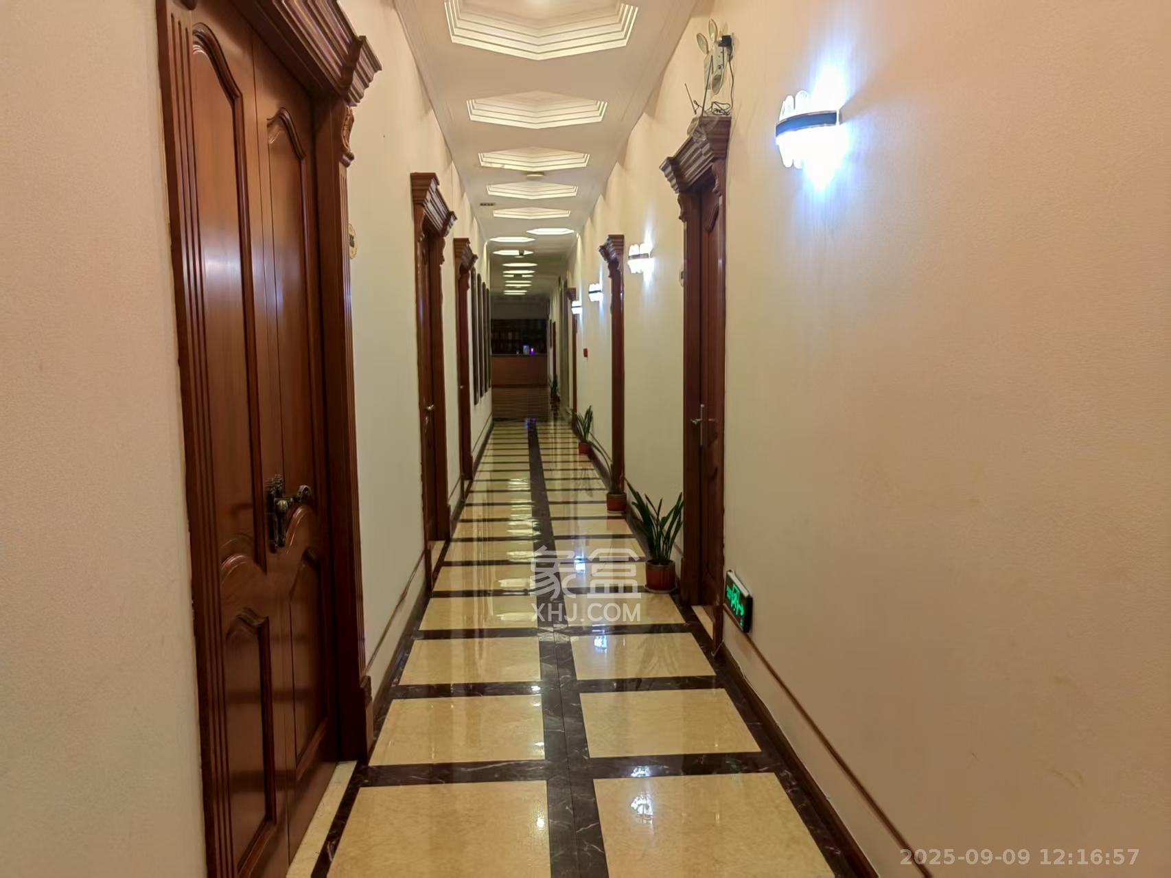 伍家岭生活广场   670.0㎡      26800.0元/月室内图