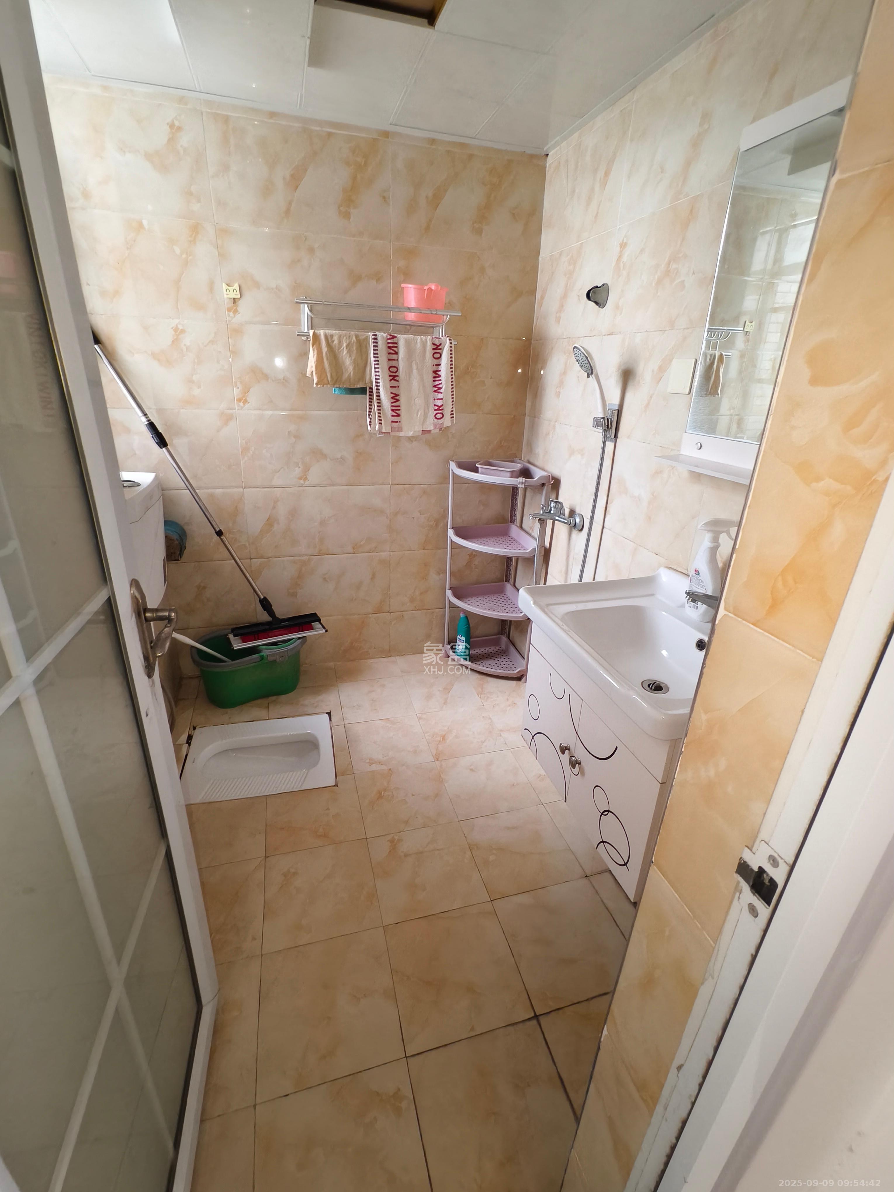 富景园  2室2厅1卫    2200.0元/月室内图