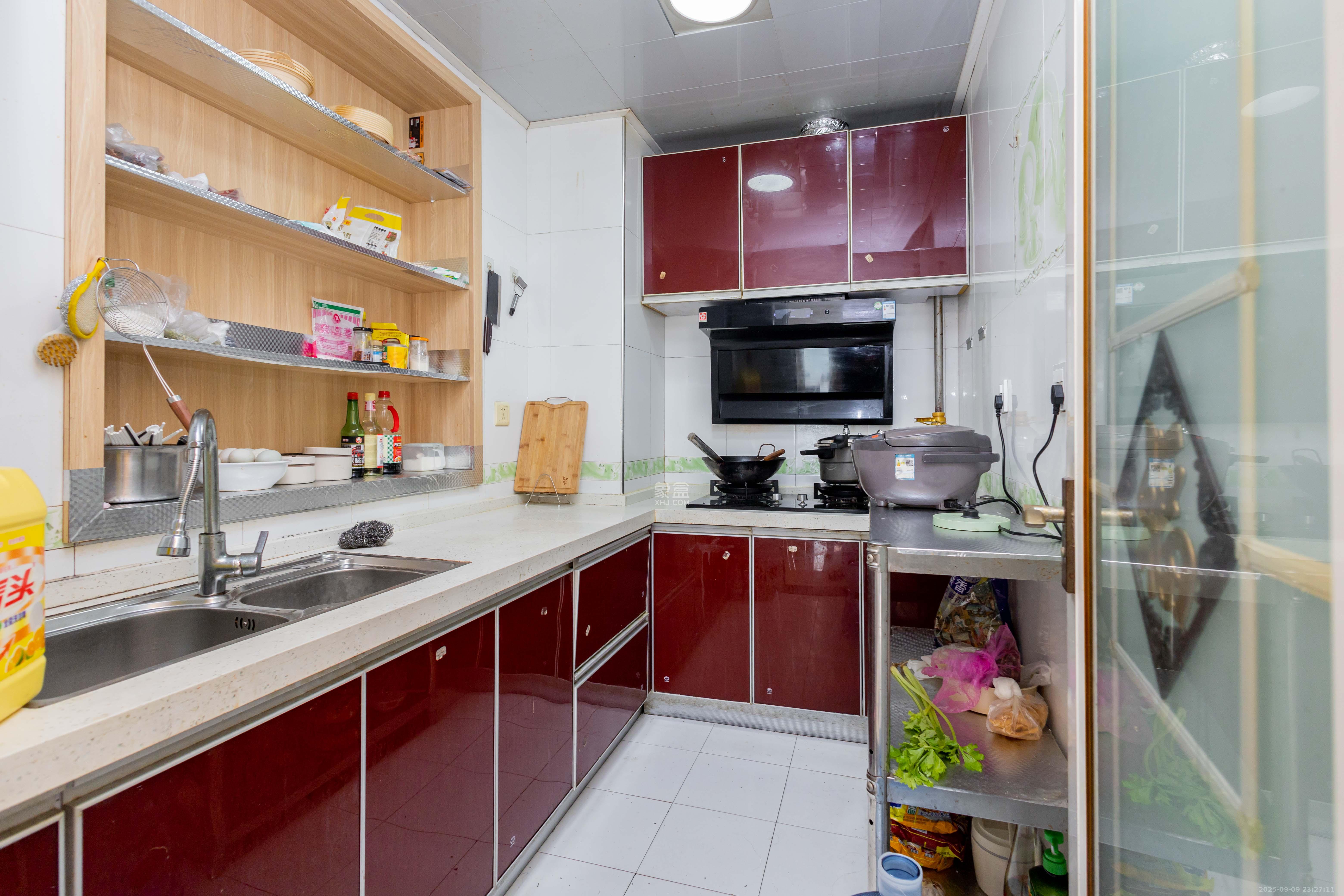 丁家高层公寓(领尚公寓)  3室2厅1卫    38.0万 丁家高层公寓(领尚公寓)  3室2厅1卫    38.0万厨房