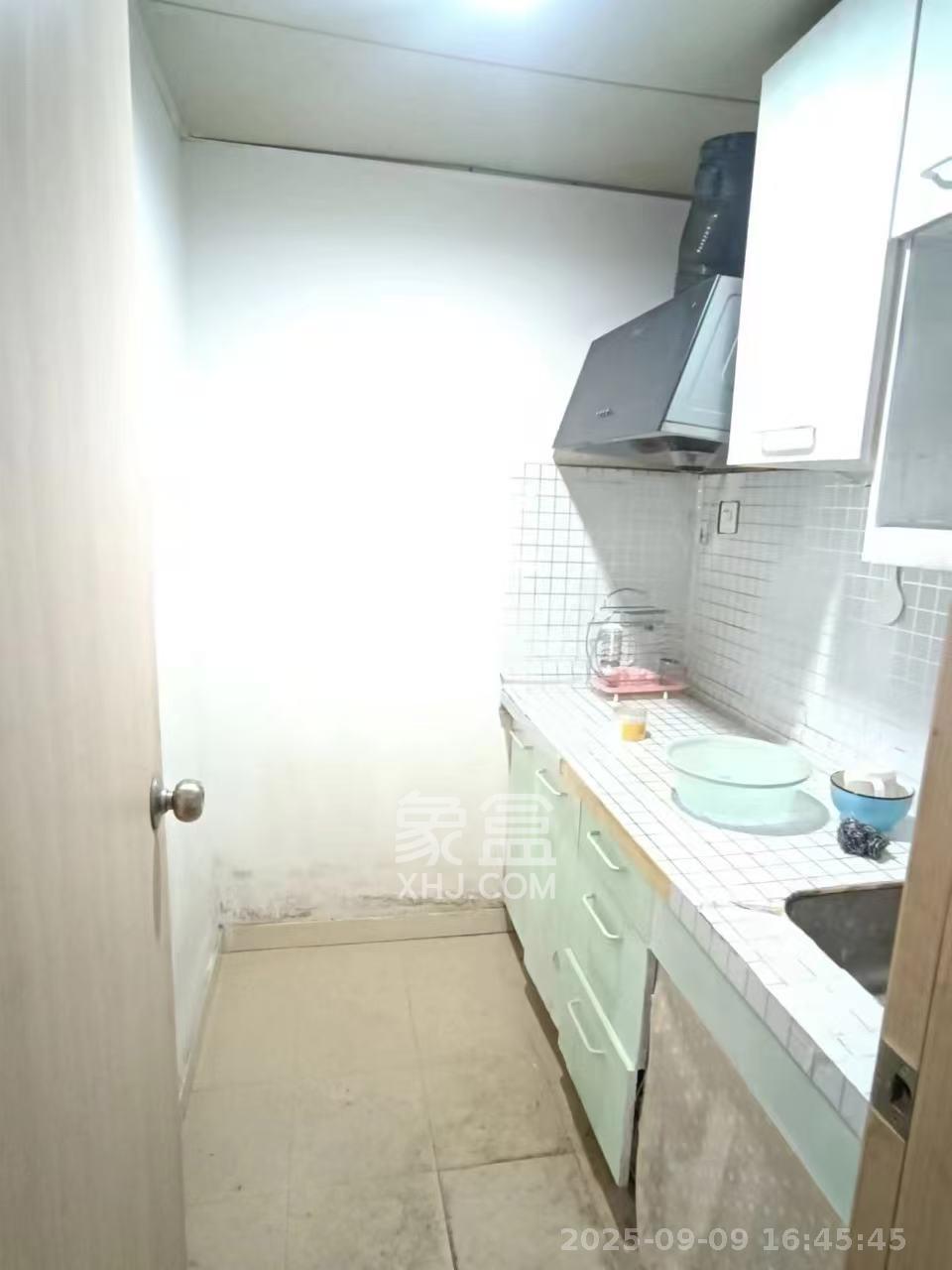 远大麓园  1室0厅1卫    1300.0元/月 远大麓园  1室0厅1卫    1300.0元/月室内图