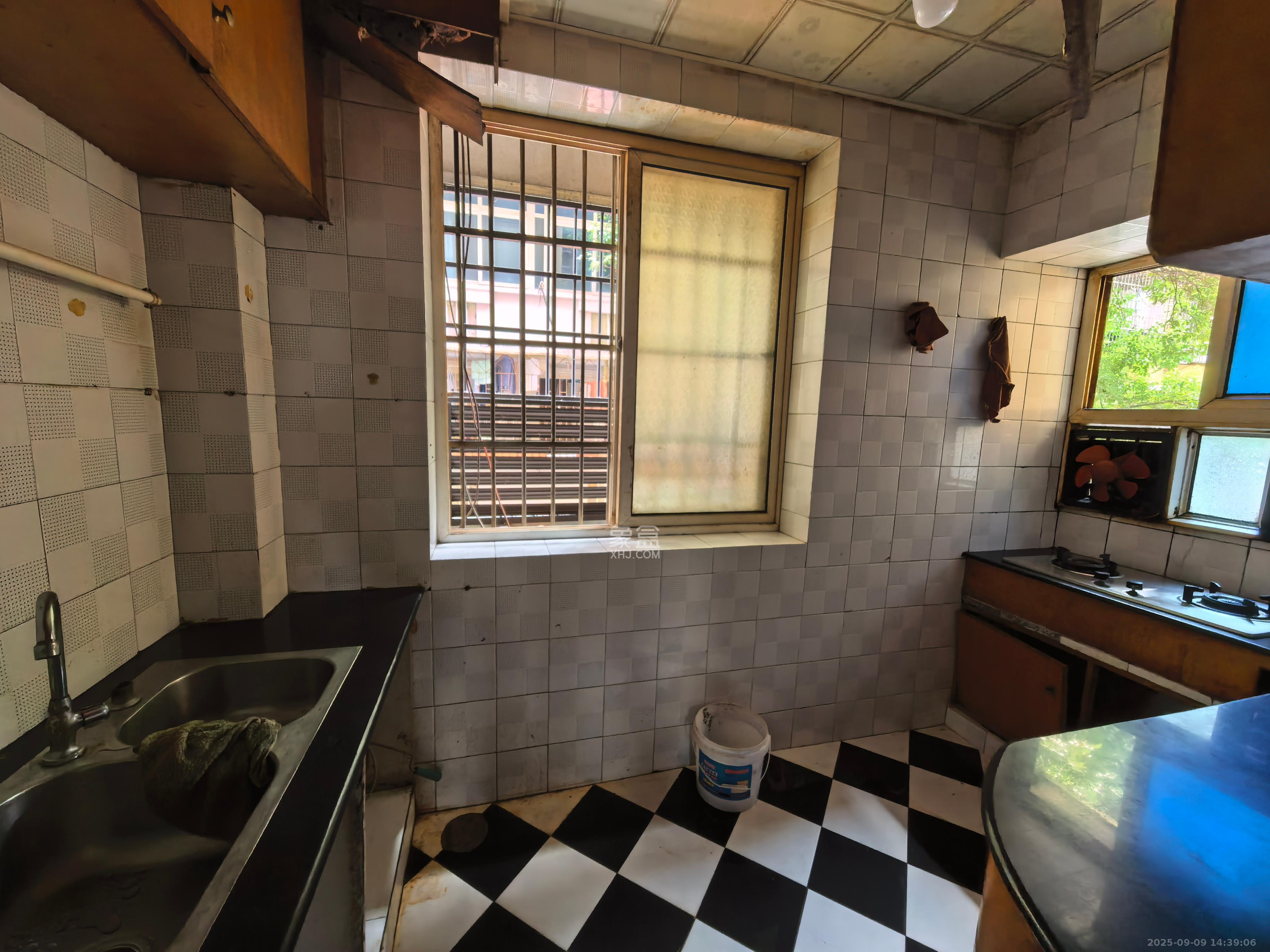 燕山街社区 2室1厅1卫 2000.0元/月 燕山街社区 2室1厅1卫 2000.0元/月室内图