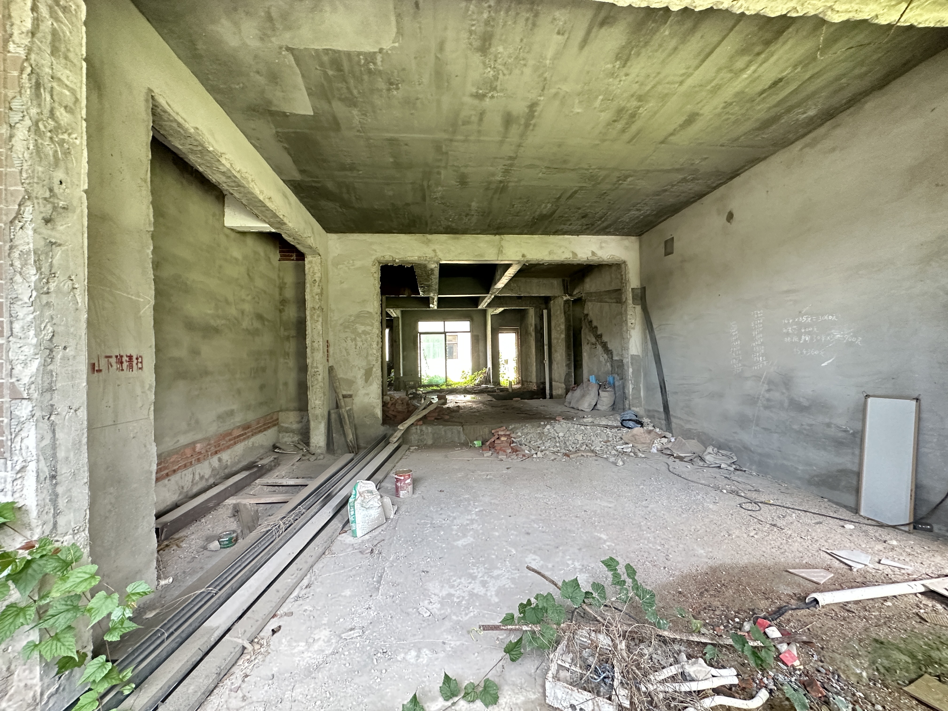 新埠岛海云府 4室2厅3卫 430.0万 新埠岛海云府 4室2厅3卫 430.0万客厅