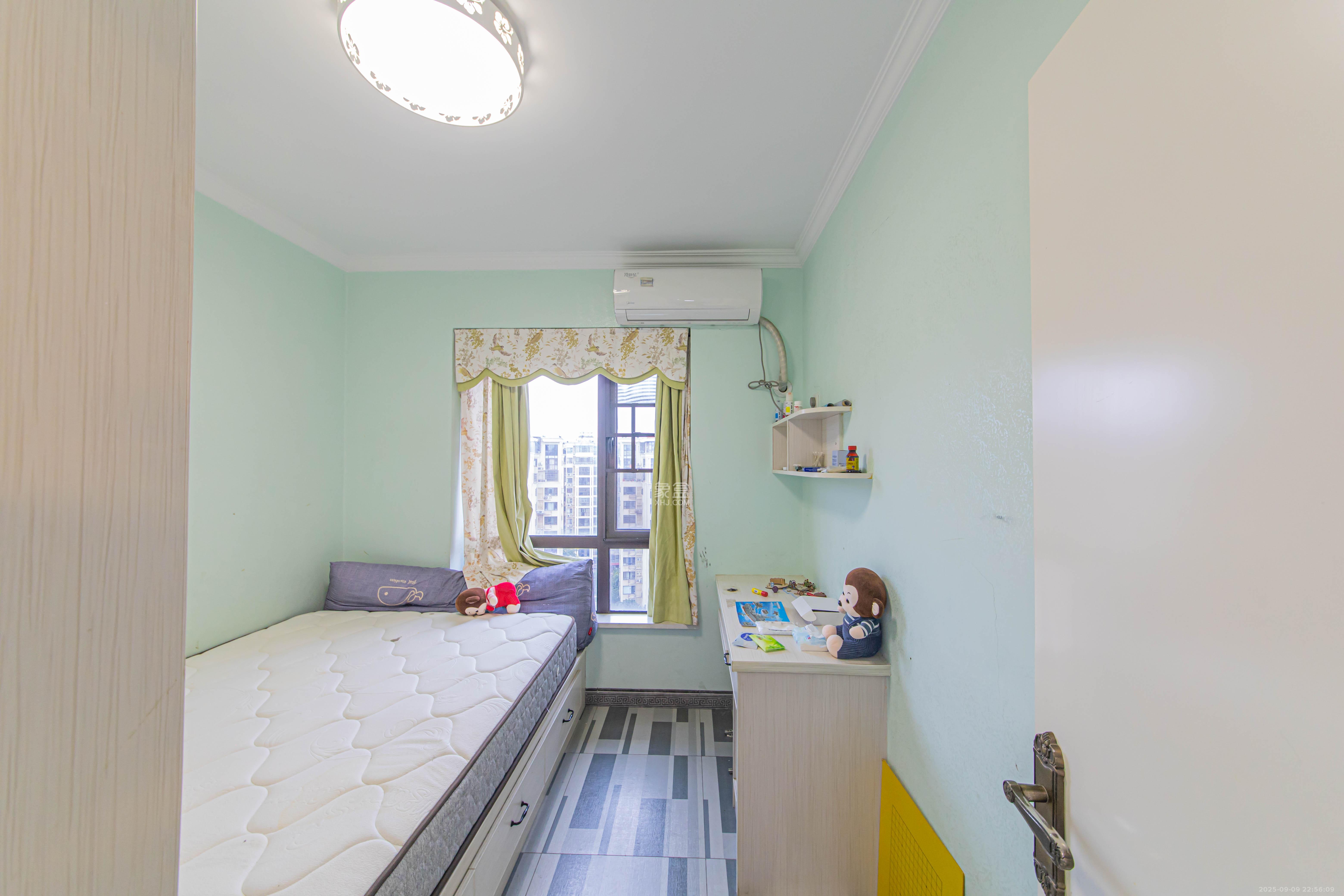 鑫远悦城（鑫远悦时代）  4室2厅2卫    117.0万卧室