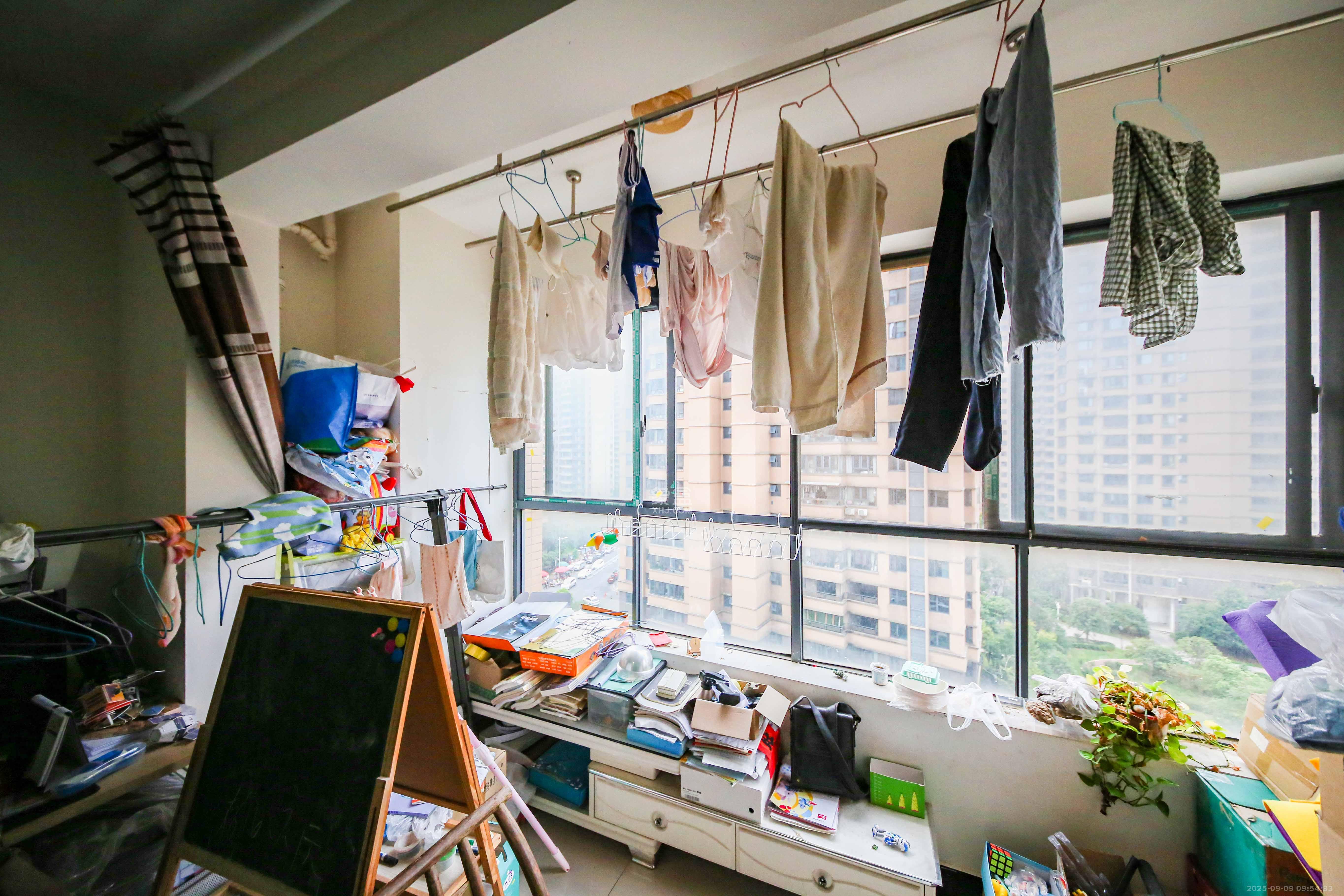 水墨林溪 3室2厅2卫 90.0万 水墨林溪 3室2厅2卫 90.0万阳台