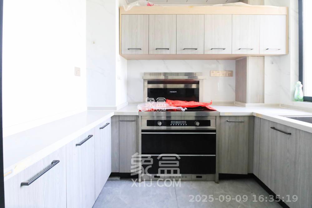 长房半岛蓝湾(观山月) 3室2厅1卫 2300.0元/月 长房半岛蓝湾(观山月) 3室2厅1卫 2300.0元/月室内图