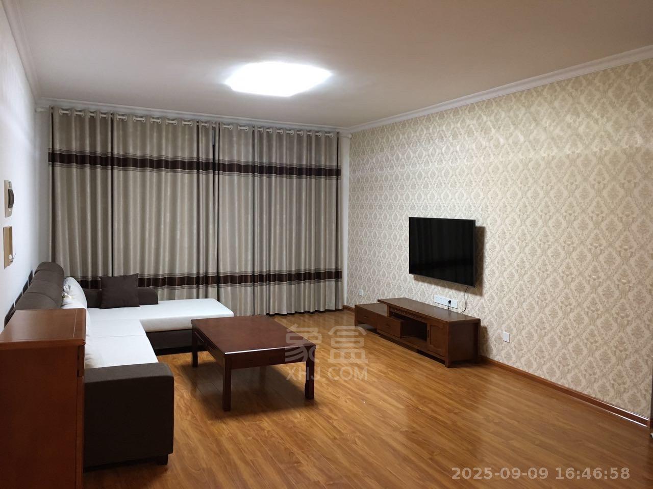 山水国际  3室2厅2卫   1800.00元/月