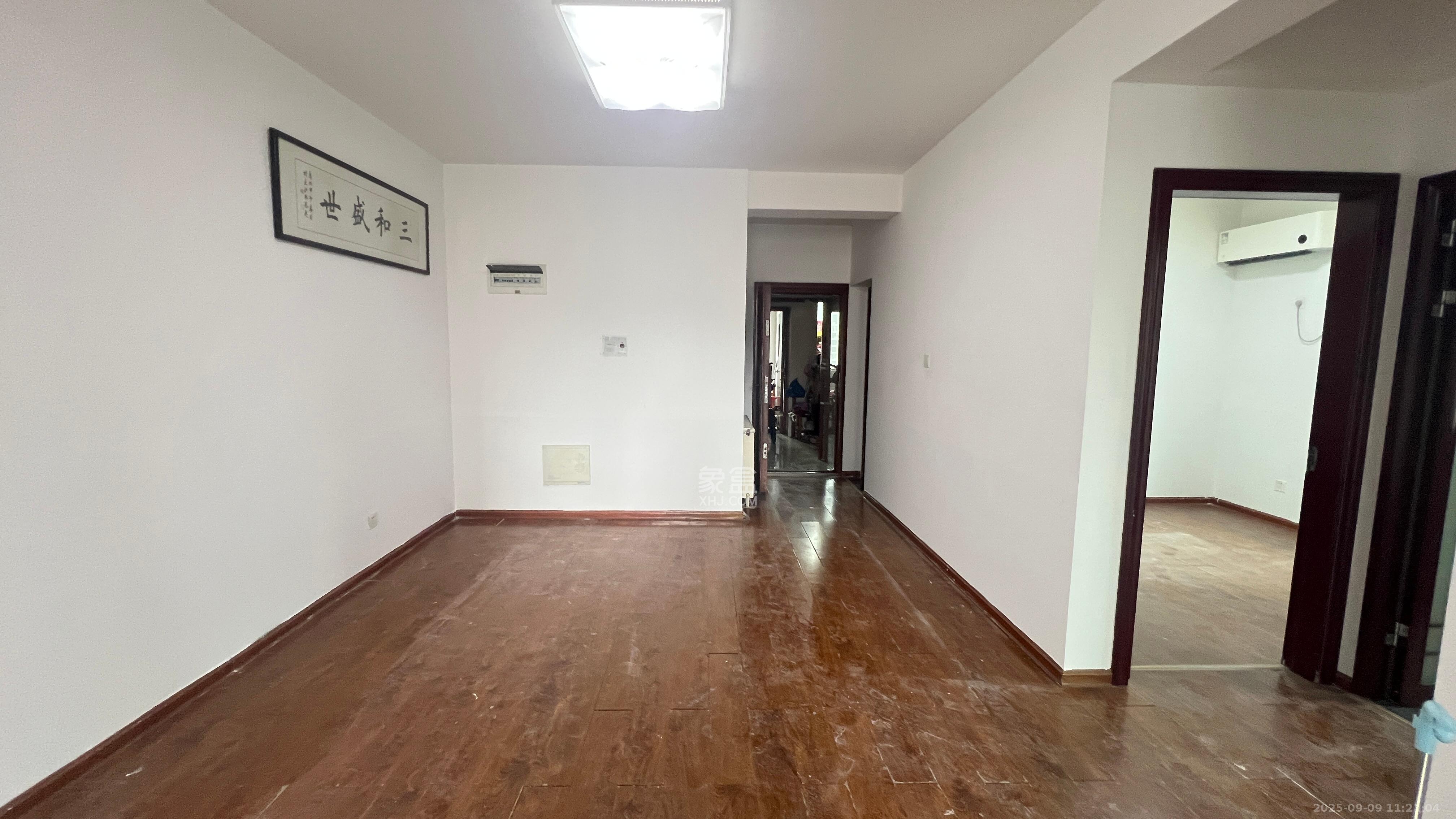 新城新世界一二三期  2室2厅1卫    2300.0元/月 新城新世界一二三期  2室2厅1卫    2300.0元/月室内图