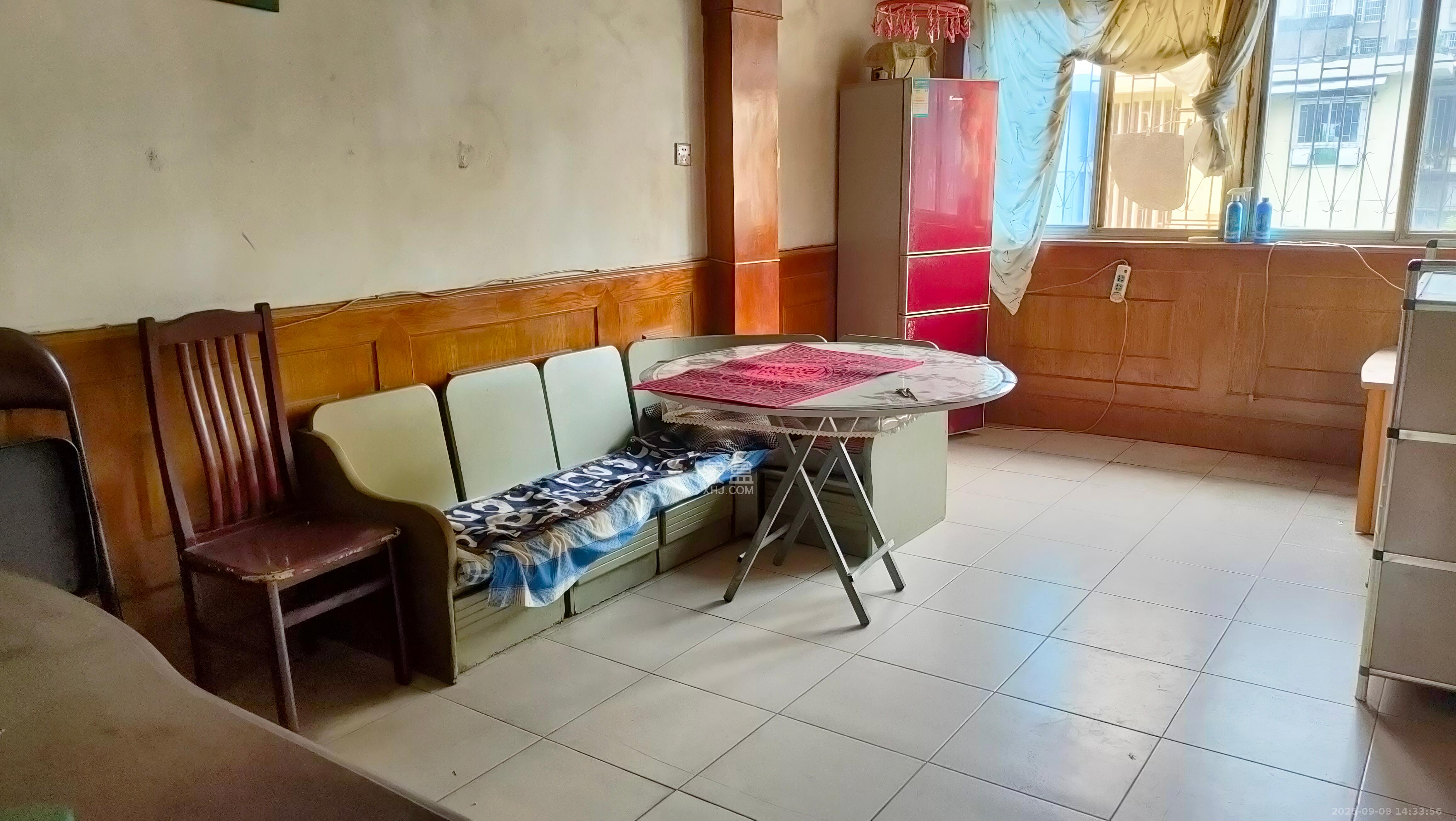 阿弥岭一二片  2室1厅1卫    1000.0元/月 阿弥岭一二片  2室1厅1卫    1000.0元/月