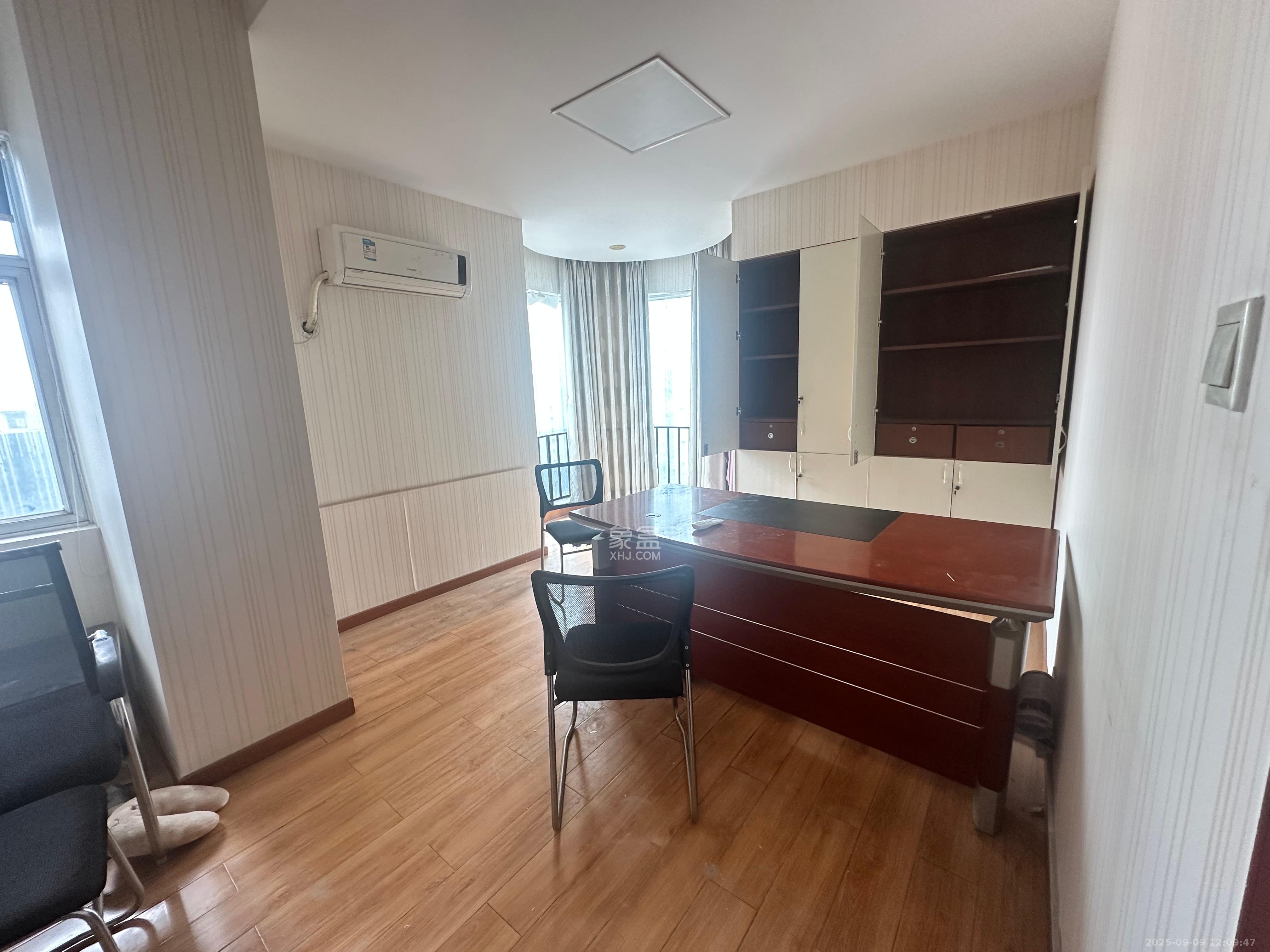 建鸿达现代城 4室2厅2卫 15000.0元/月 建鸿达现代城 4室2厅2卫 15000.0元/月室内图