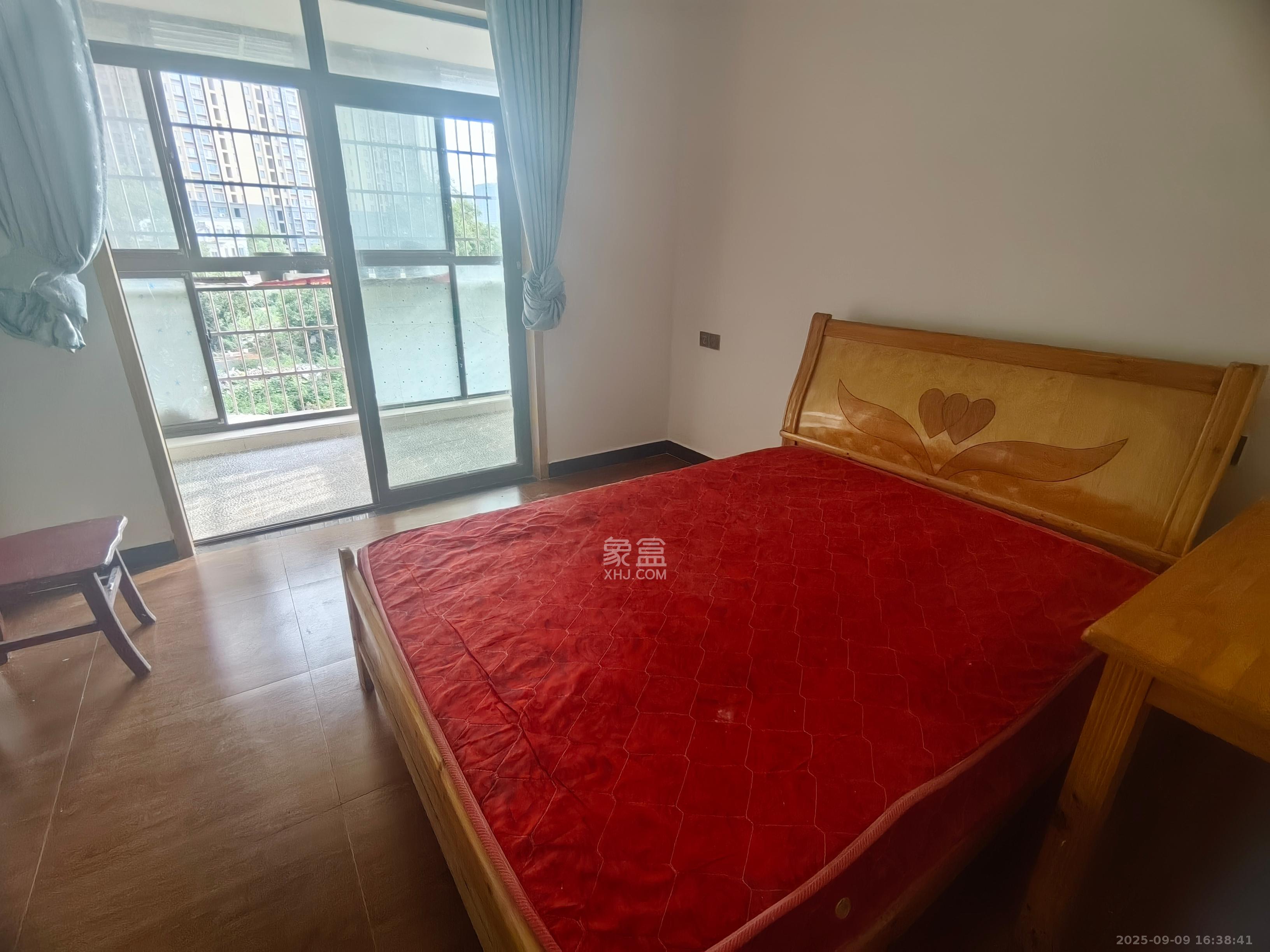 德庆水韵山城 1室2厅1卫 1500.0元/月 德庆水韵山城 1室2厅1卫 1500.0元/月室内图