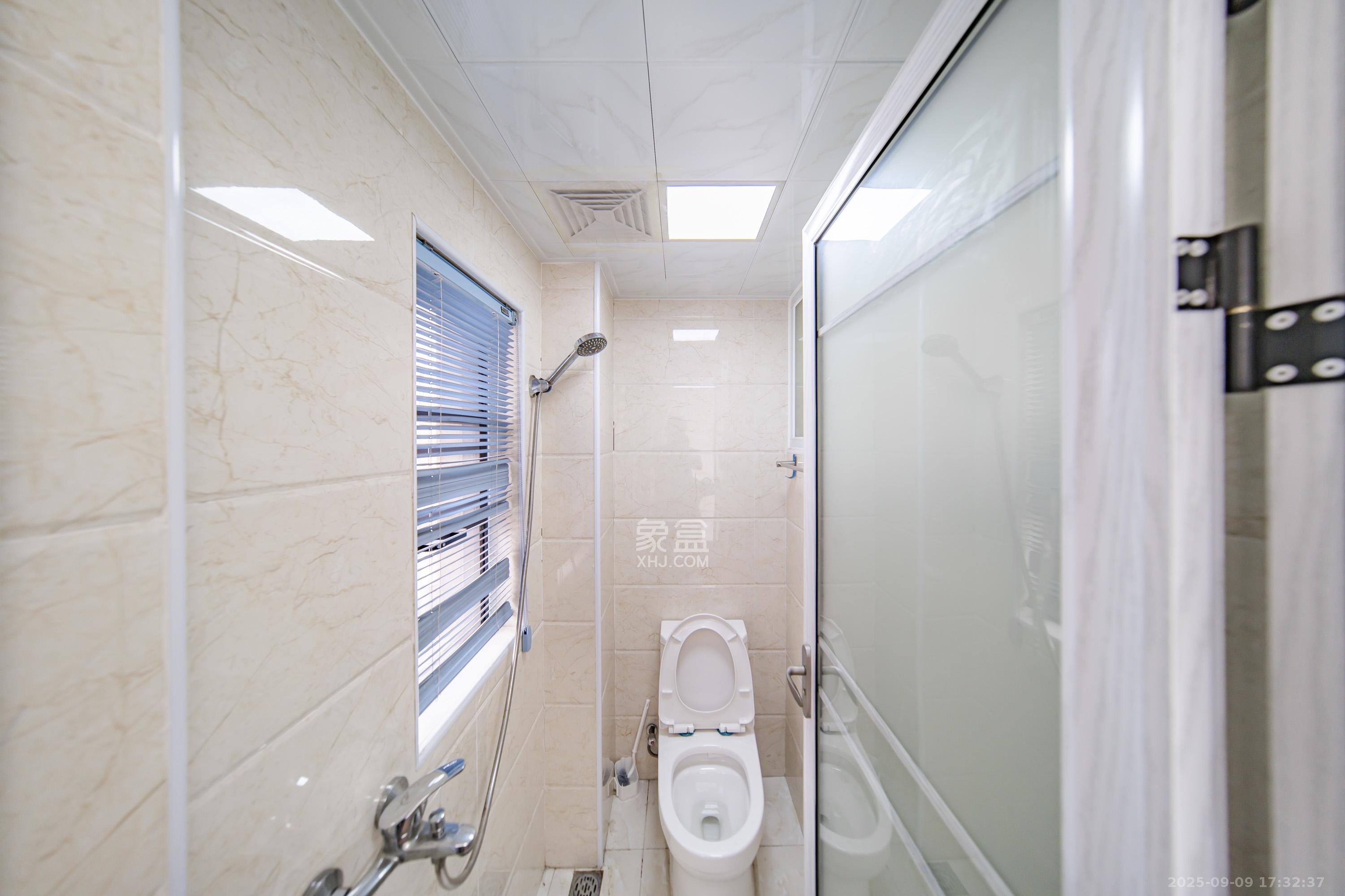 合能洋湖公馆  3室2厅2卫    88.0万 合能洋湖公馆  3室2厅2卫    88.0万卫生间