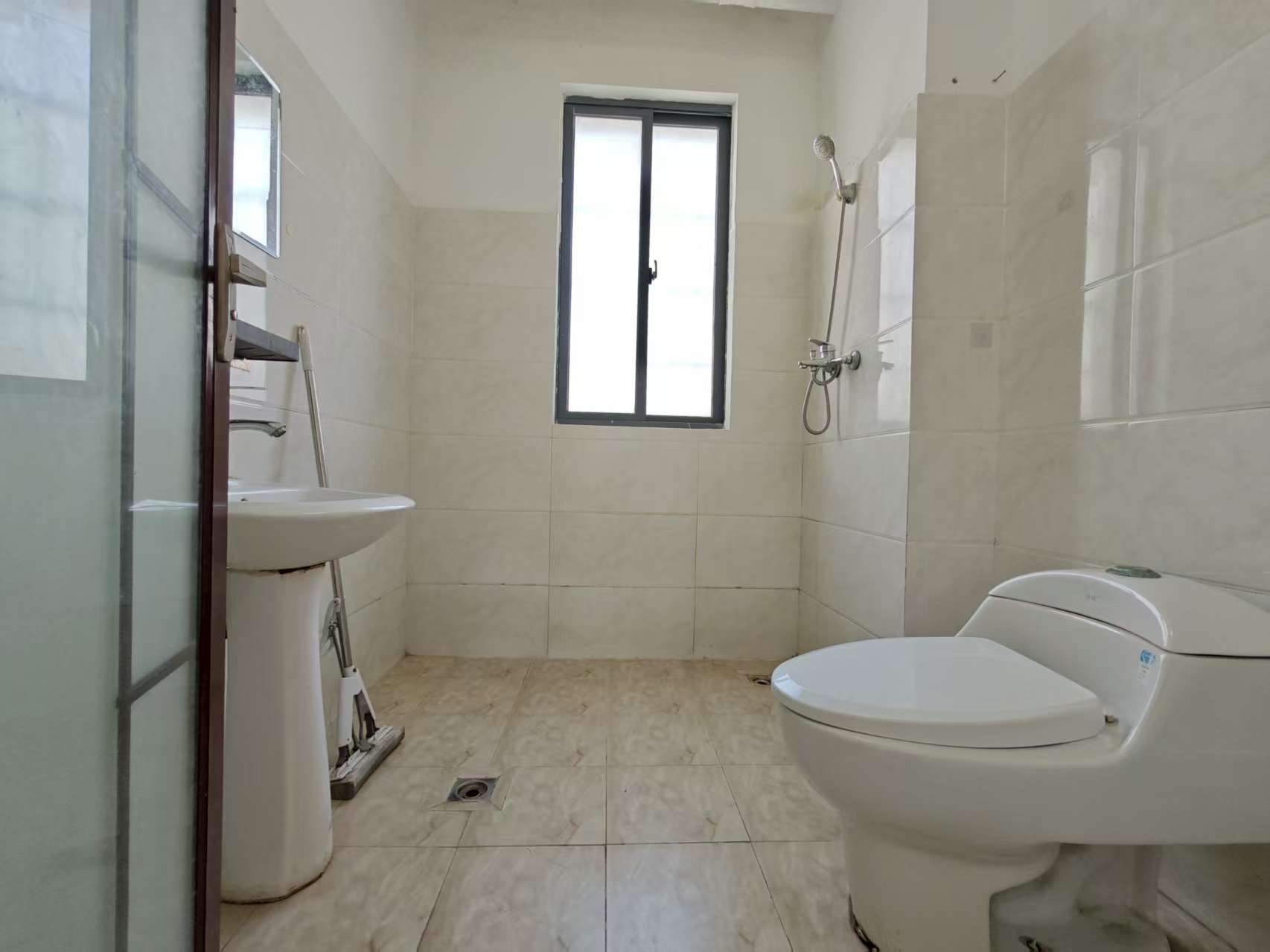 道客和悦坊 4室2厅2卫 2500.0元/月 道客和悦坊 4室2厅2卫 2500.0元/月室内图