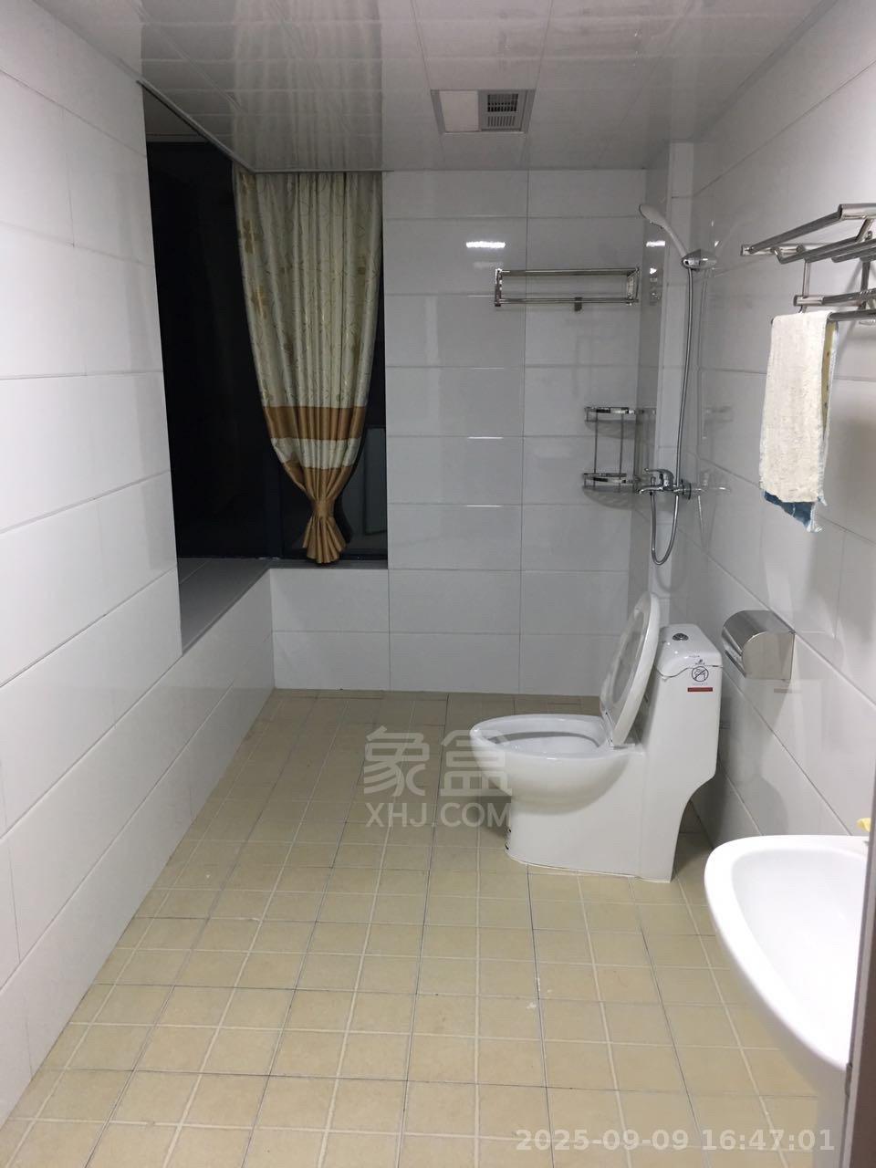 山水国际 3室2厅2卫 1800.0元/月 山水国际 3室2厅2卫 1800.0元/月室内图