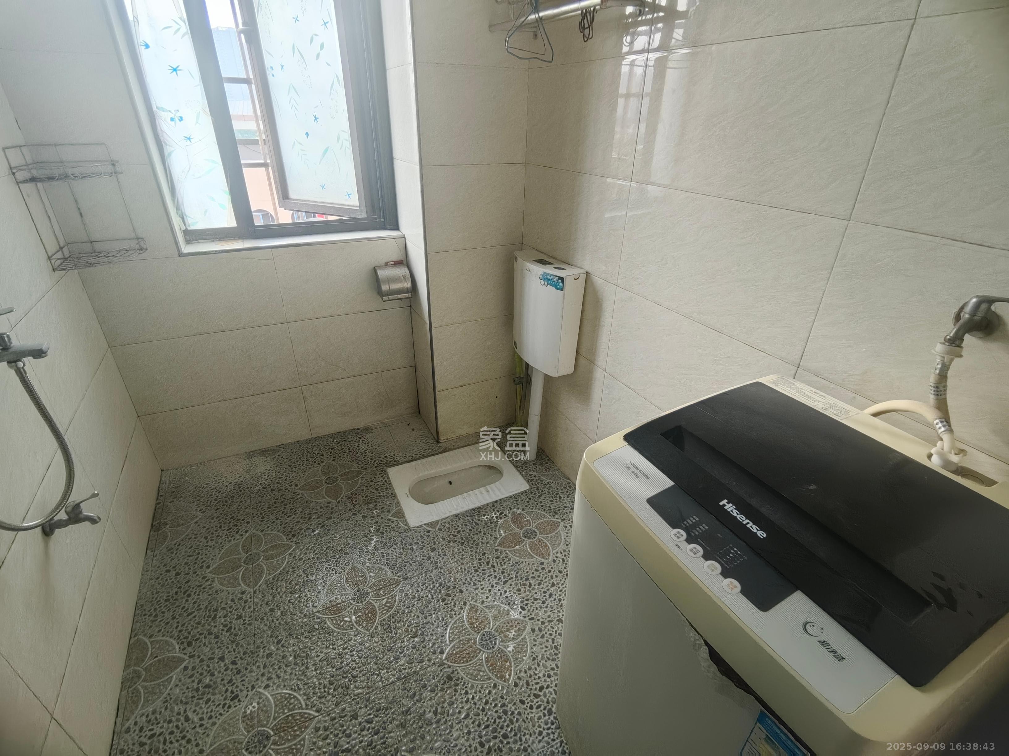 德庆水韵山城 1室2厅1卫 1500.0元/月 德庆水韵山城 1室2厅1卫 1500.0元/月室内图