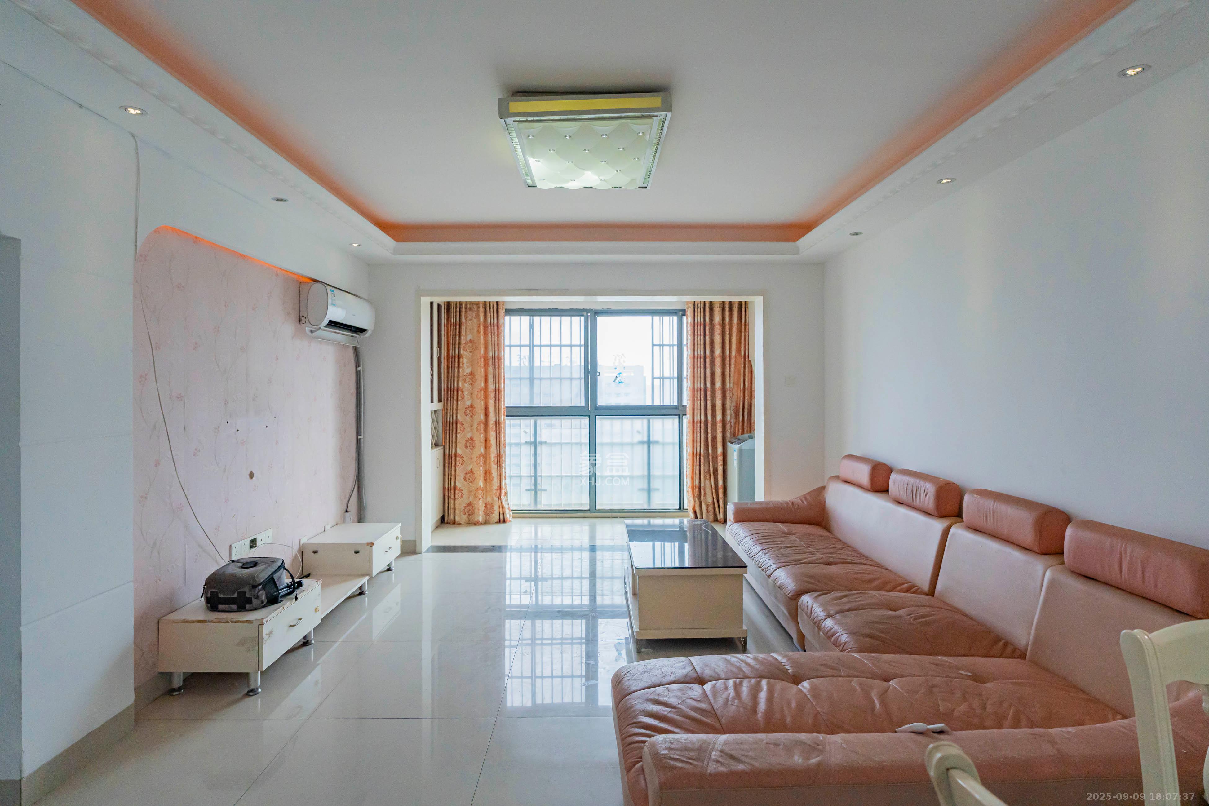 雄新水印廊桥(雄新华府) 3室2厅2卫 1800.0元/月 雄新水印廊桥(雄新华府) 3室2厅2卫 1800.0元/月室内图