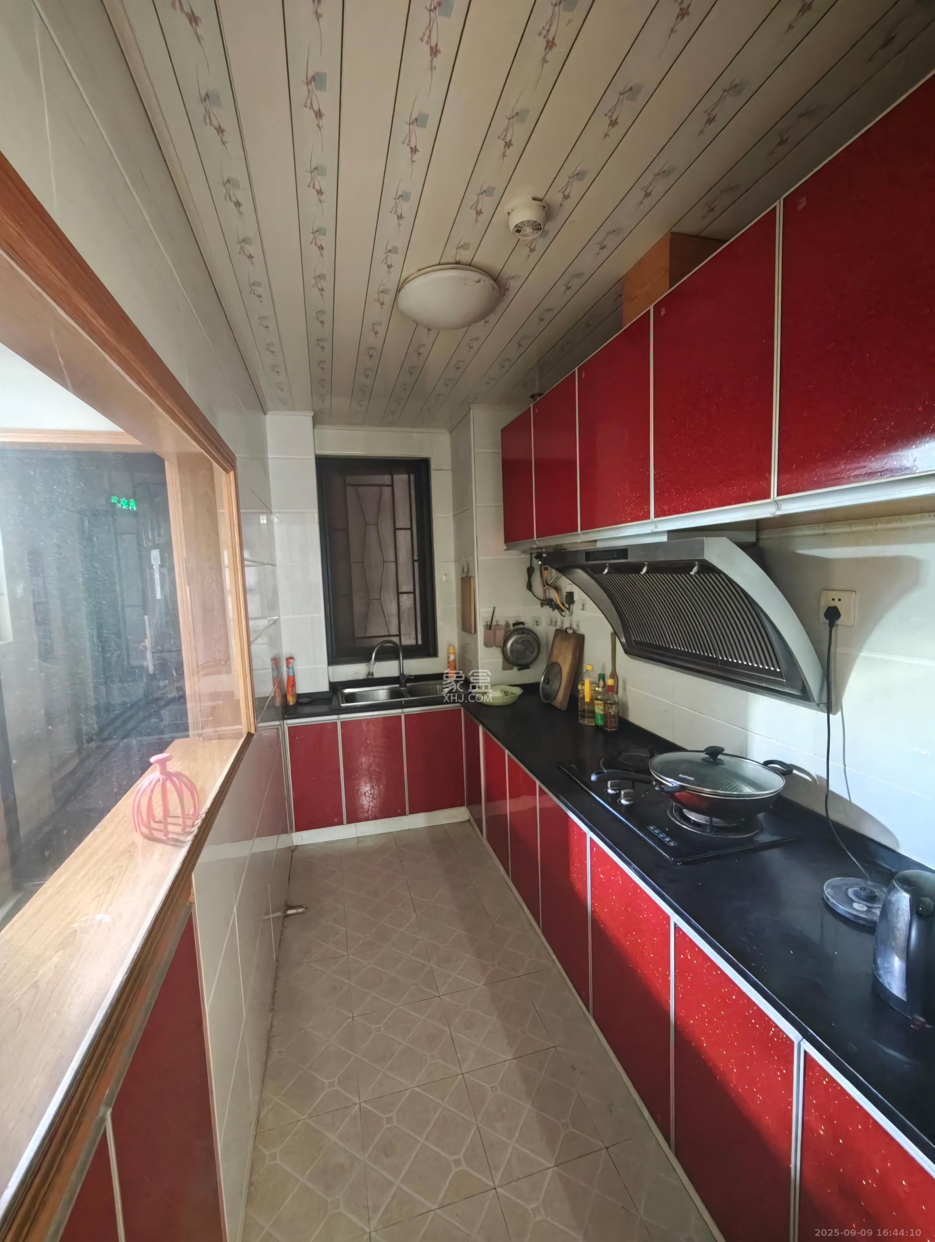 三一街区  3室2厅1卫    1800.0元/月 三一街区  3室2厅1卫    1800.0元/月室内图