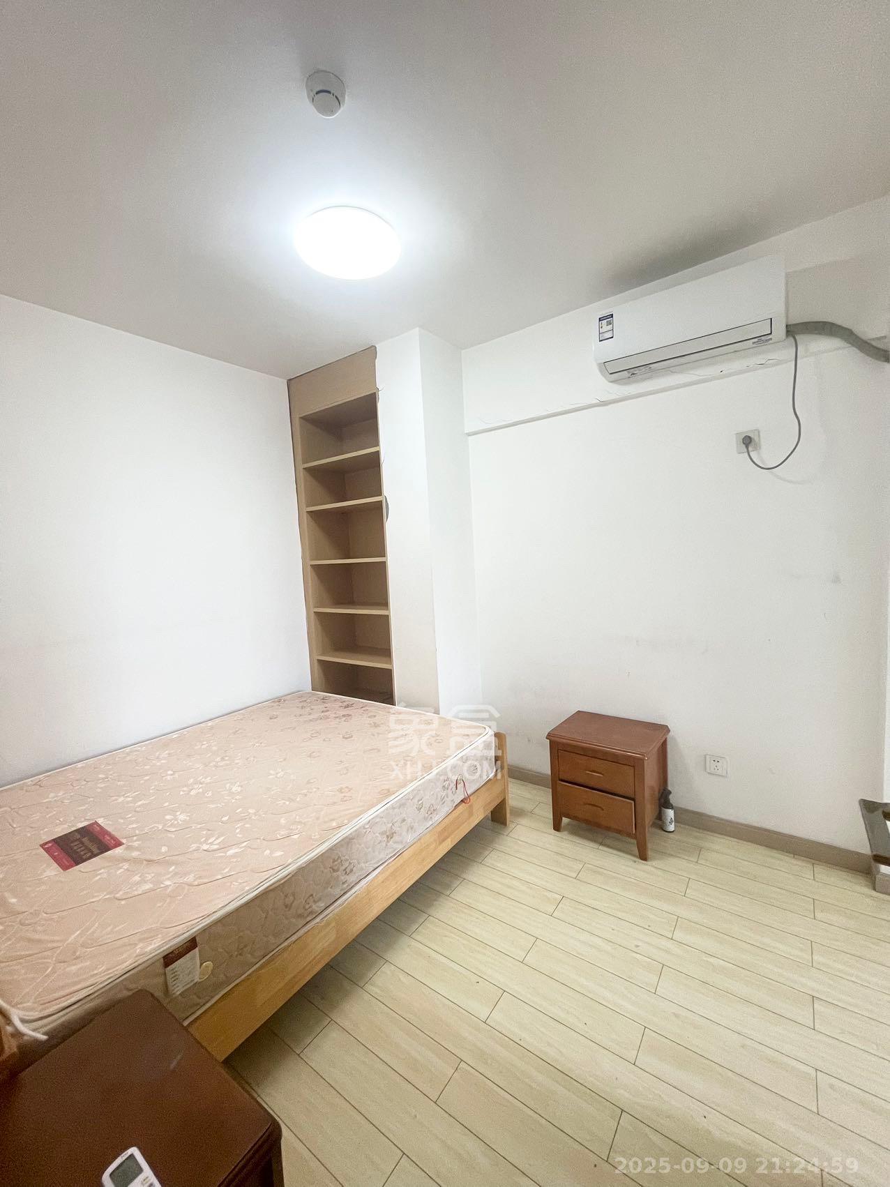 中信文化广场（中信新城二期）  2室1厅2卫    1400.0元/月室内图