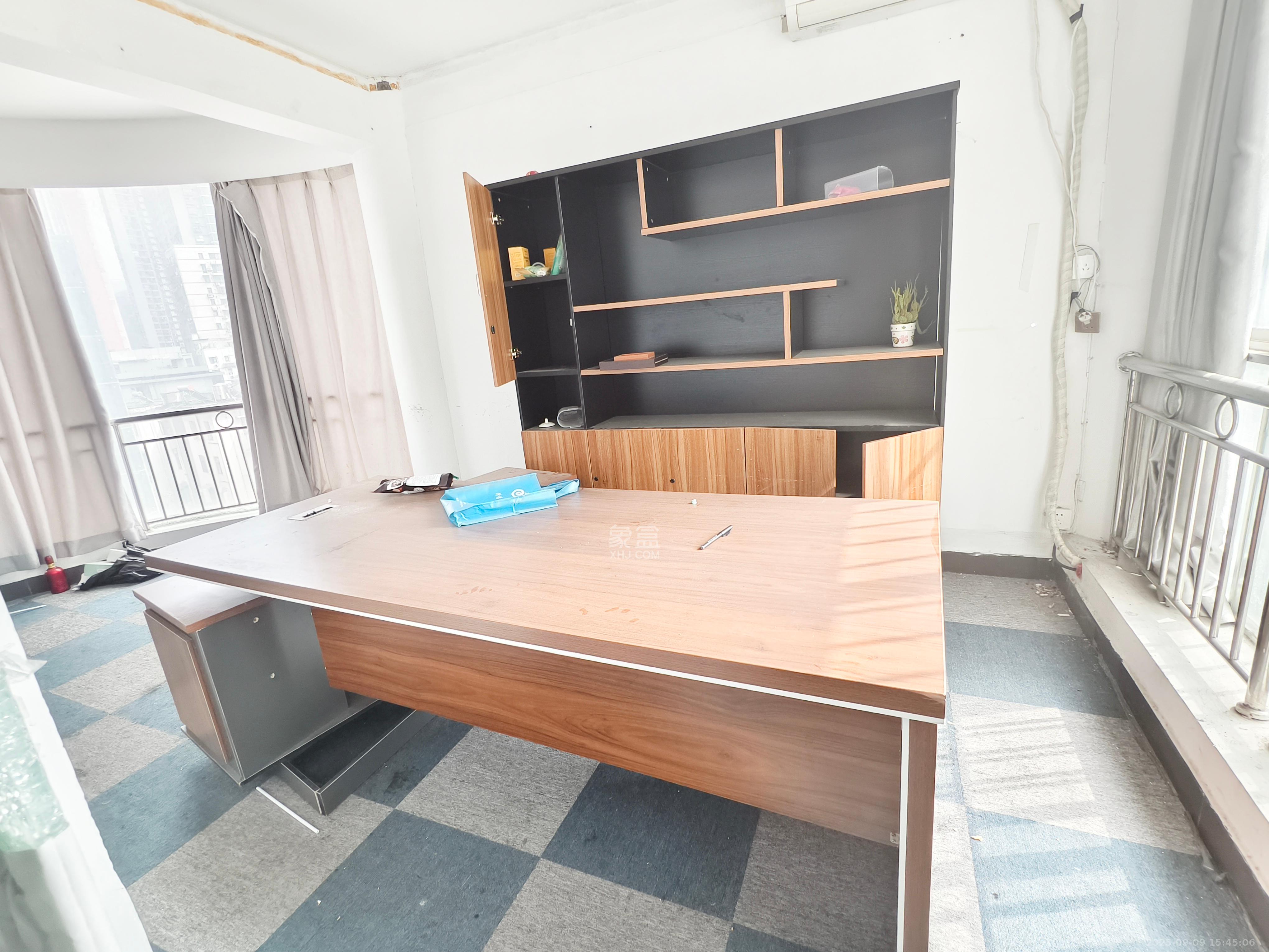 都市阳光大厦 6室2厅2卫 3700.0元/月 都市阳光大厦 6室2厅2卫 3700.0元/月室内图