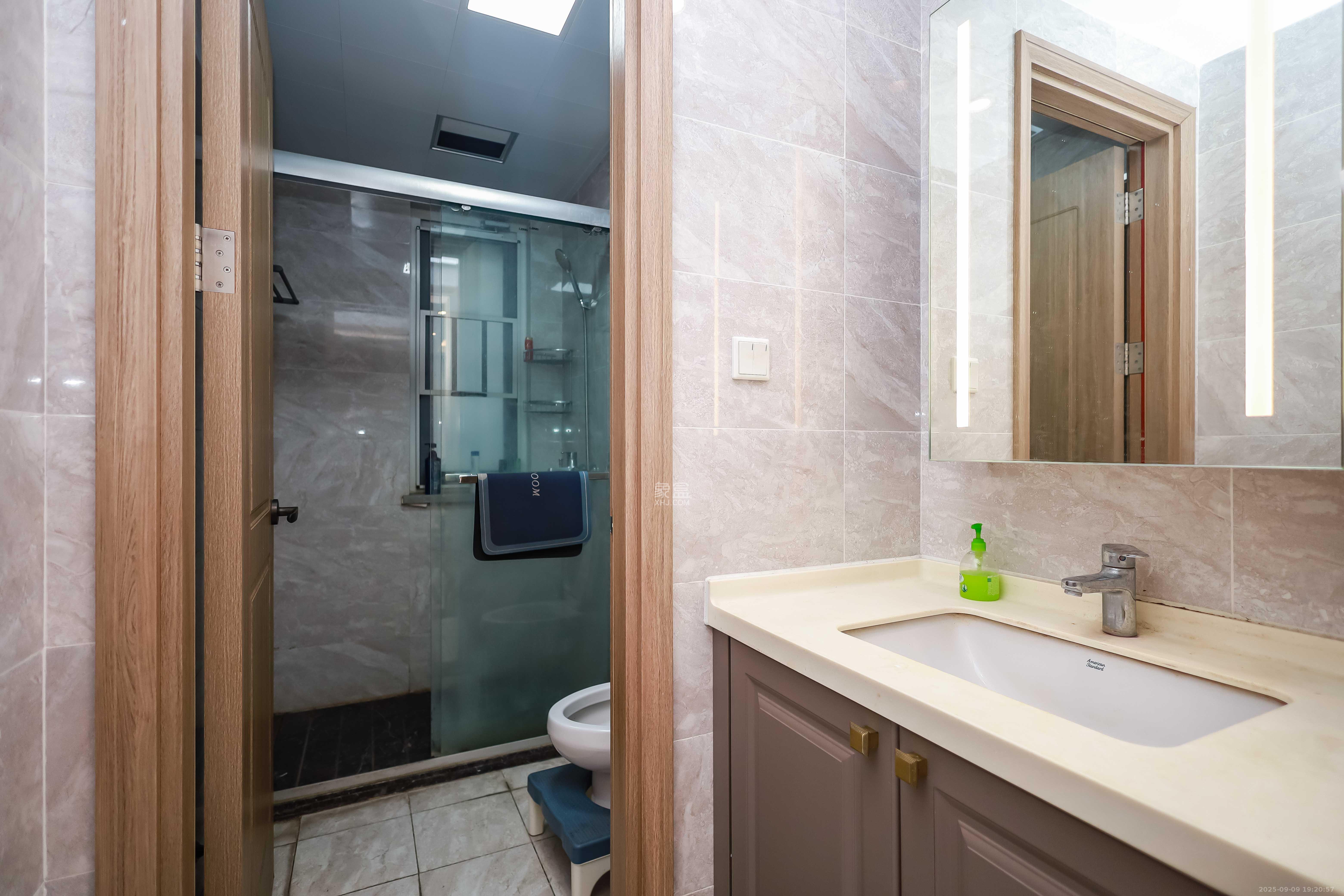 金地中交麓谷香颂(金地中交雅苑)  3室2厅2卫    116.0万 金地中交麓谷香颂(金地中交雅苑)  3室2厅2卫    116.0万卫生间