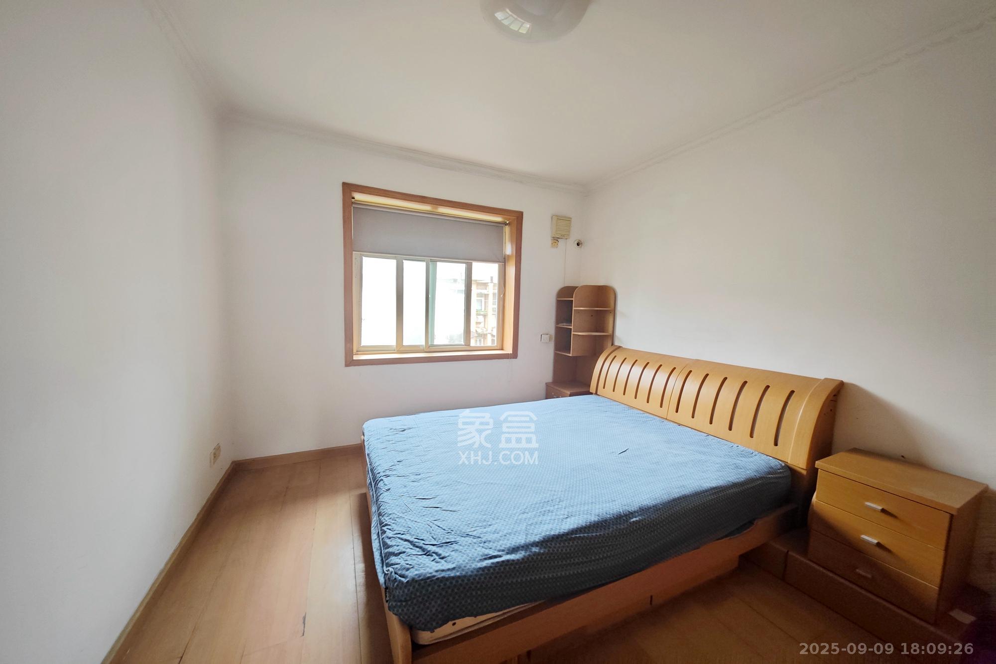 潇湘电影制片厂  3室1厅1卫    41.5万 潇湘电影制片厂  3室1厅1卫    41.5万卧室