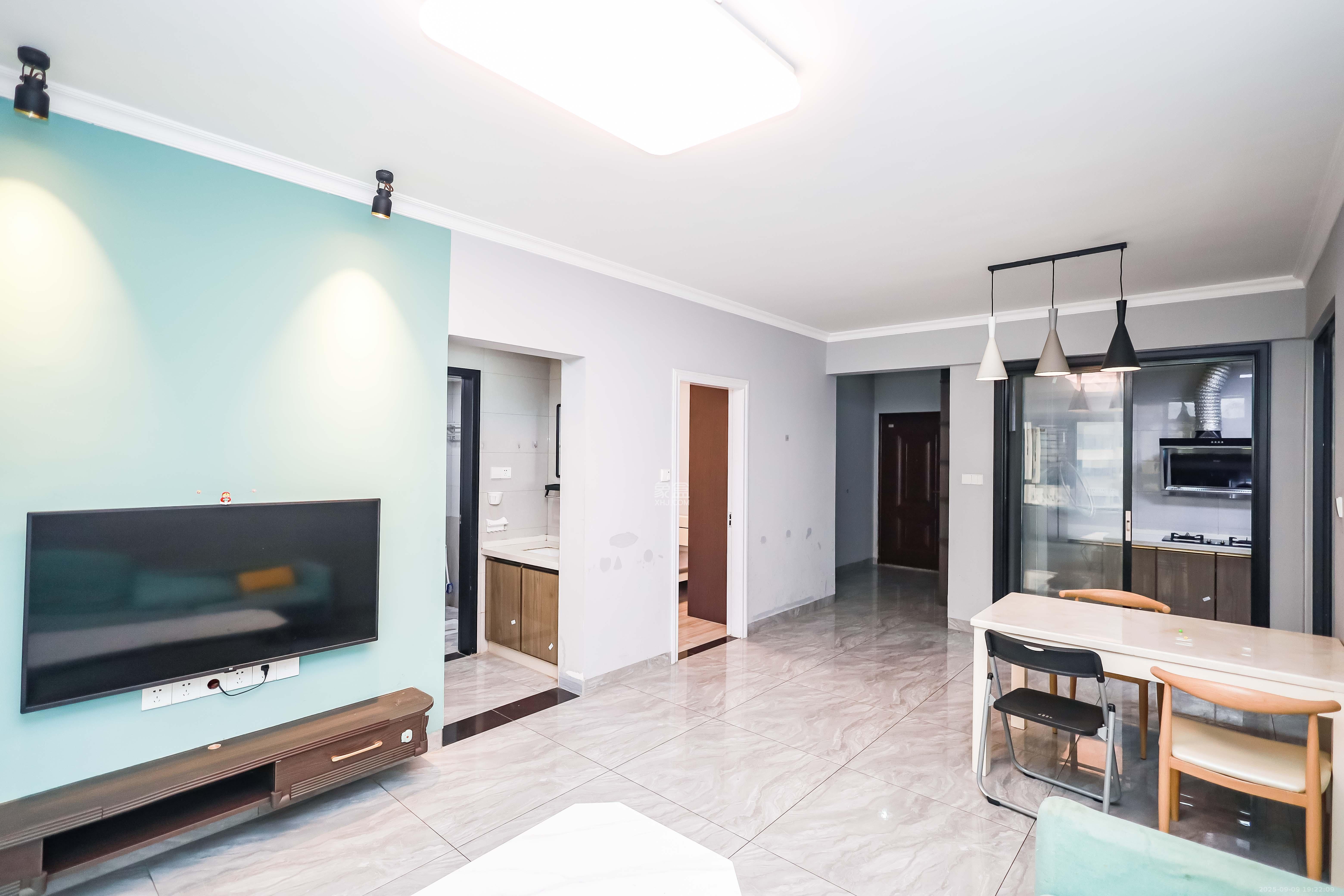 长房云时代 3室2厅1卫 71.8万 长房云时代 3室2厅1卫 71.8万客厅