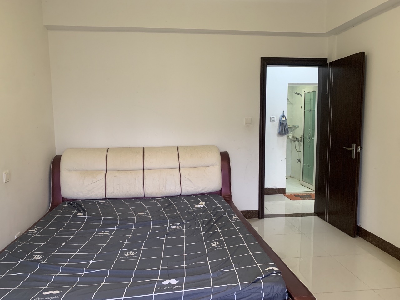 世代雅居  2室1厅1卫    2500.0元/月 世代雅居  2室1厅1卫    2500.0元/月室内图