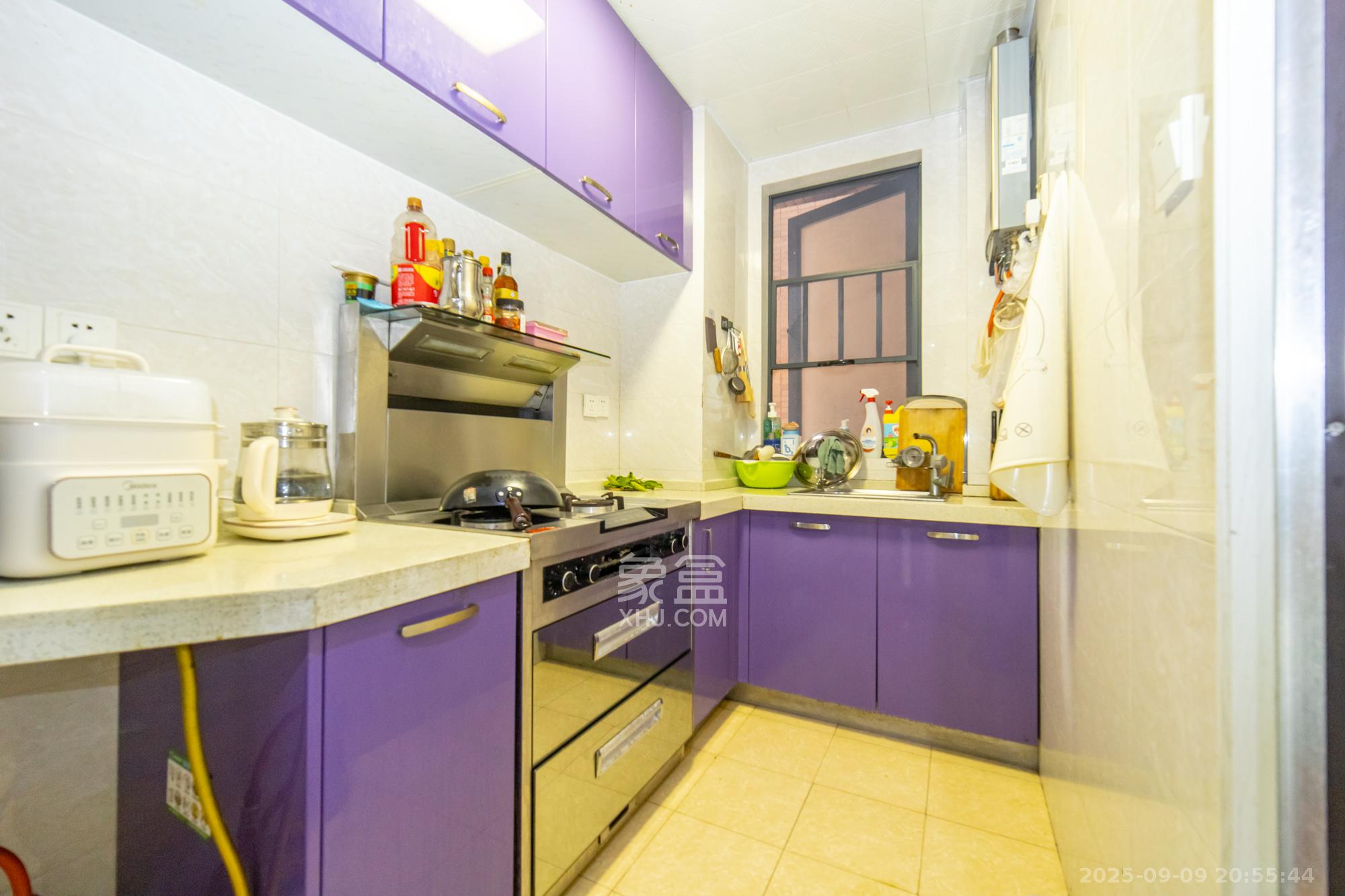 三一街区  3室2厅1卫    53.8万厨房