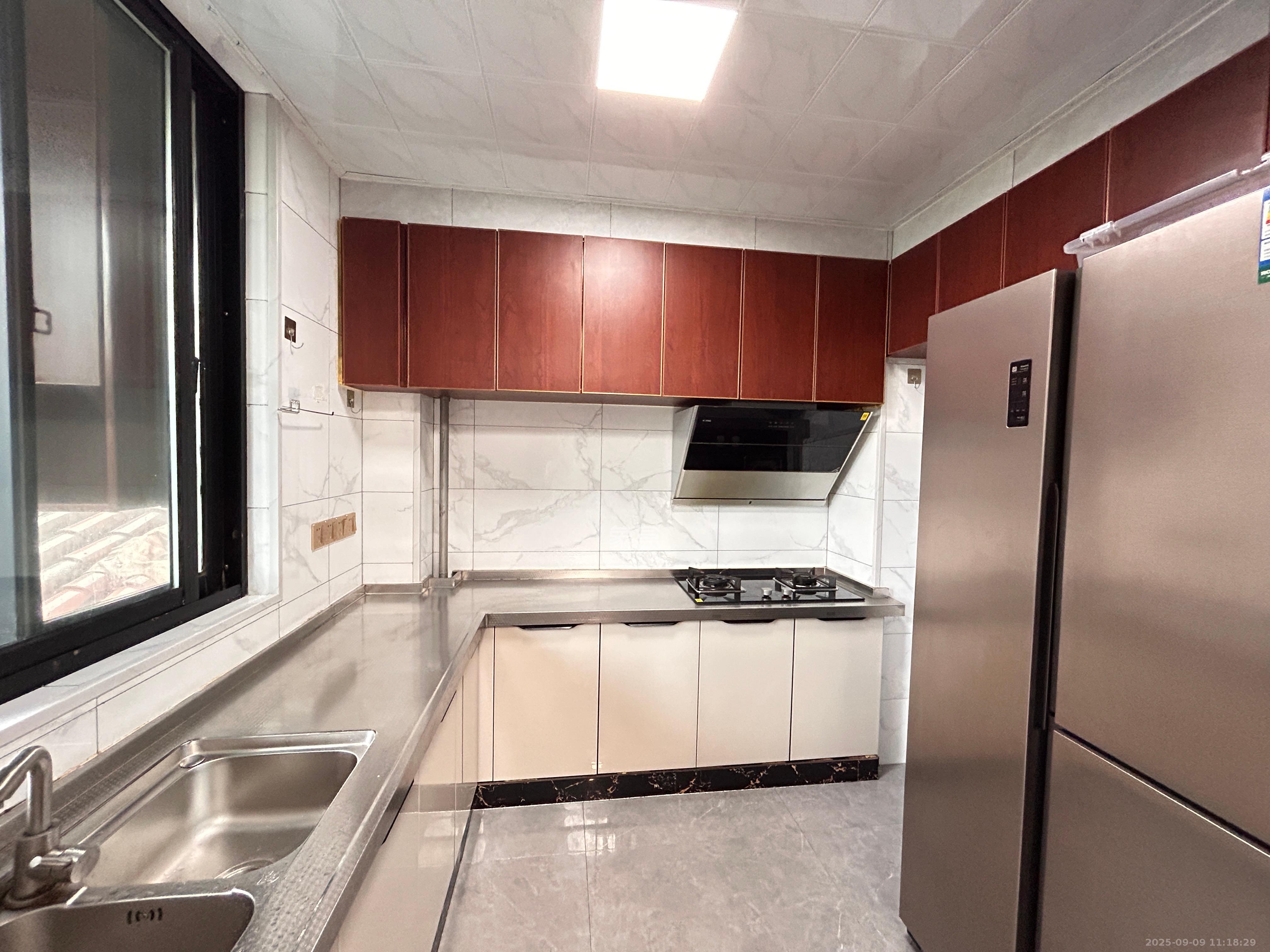 中信凯旋城(中信新城四期)  4室2厅2卫    2700.0元/月 中信凯旋城(中信新城四期)  4室2厅2卫    2700.0元/月室内图