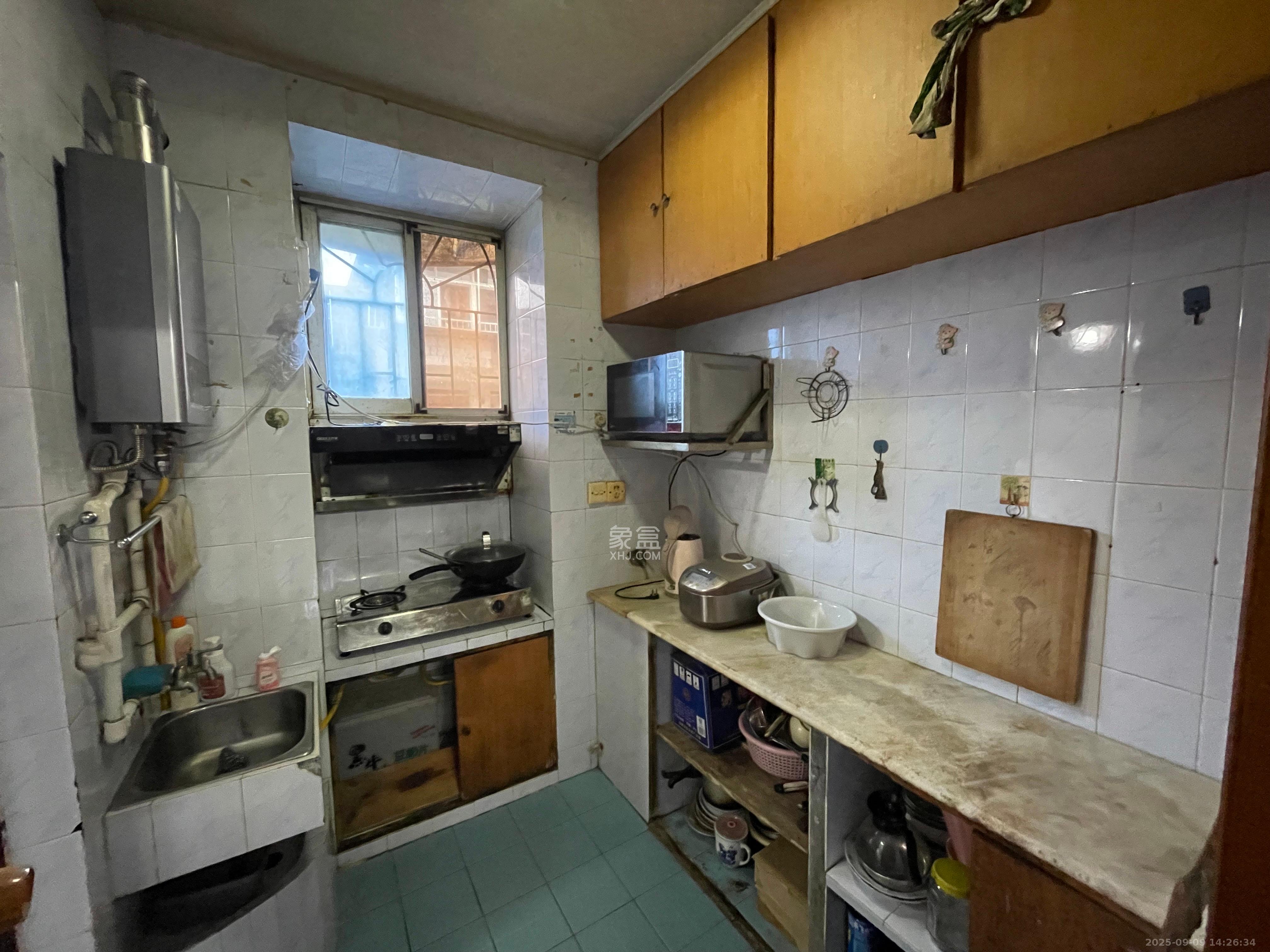 国庆新村  2室1厅1卫    1400.0元/月 国庆新村  2室1厅1卫    1400.0元/月室内图