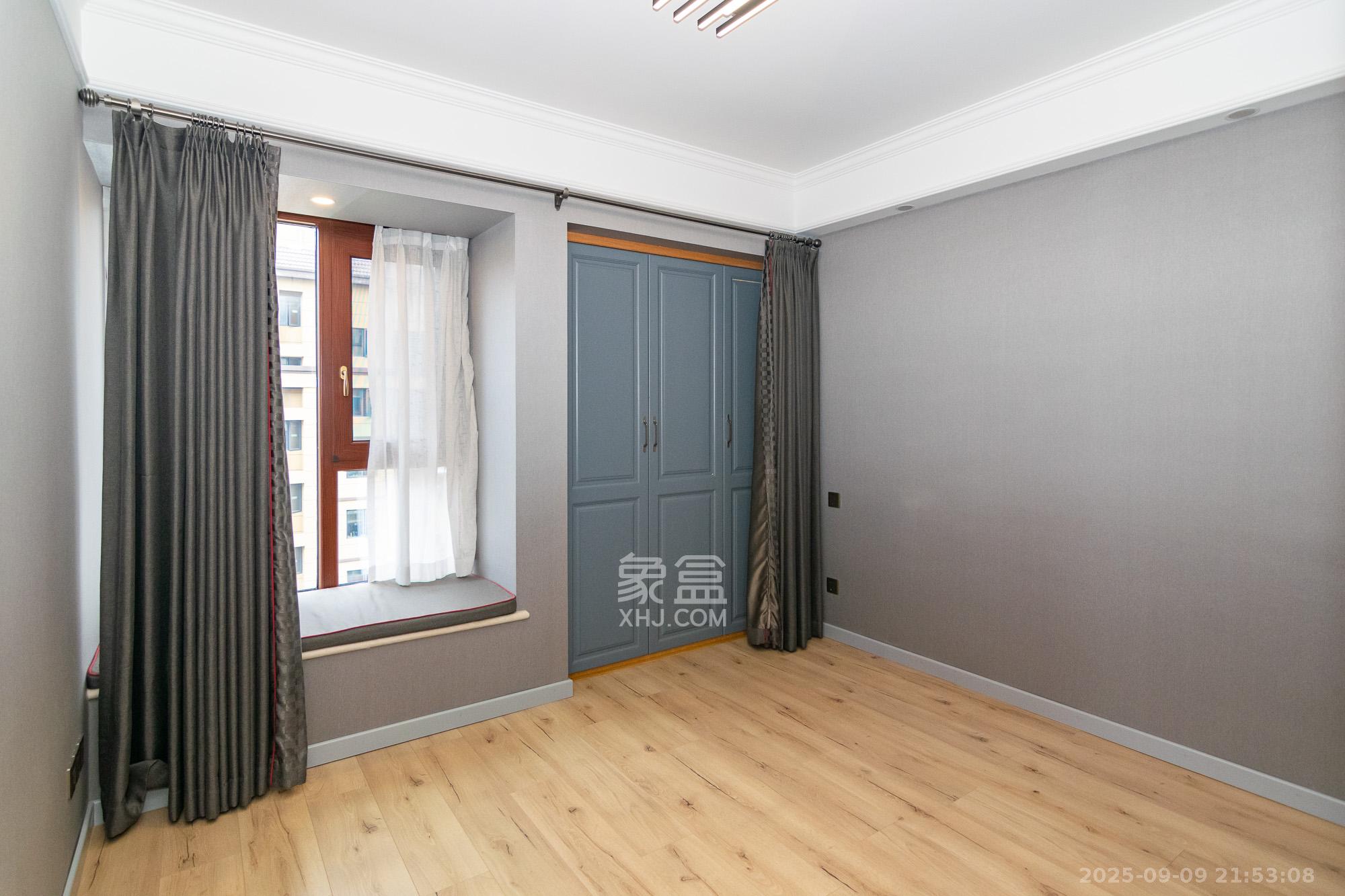 澳海谷山府  5室2厅2卫    126.0万卧室