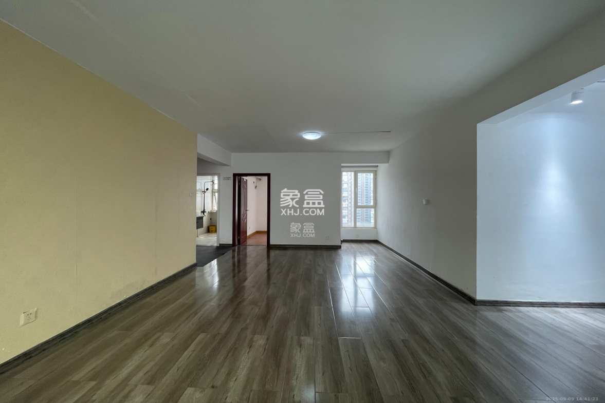 北辰三角洲E5区  3室2厅2卫    3800.0元/月 北辰三角洲E5区  3室2厅2卫    3800.0元/月室内图