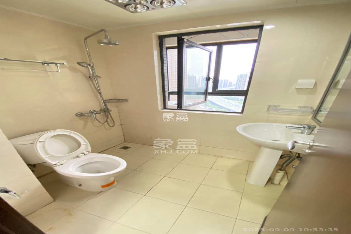 藏珑湖上国际花园 1室1厅1卫 2000.0元/月 藏珑湖上国际花园 1室1厅1卫 2000.0元/月室内图