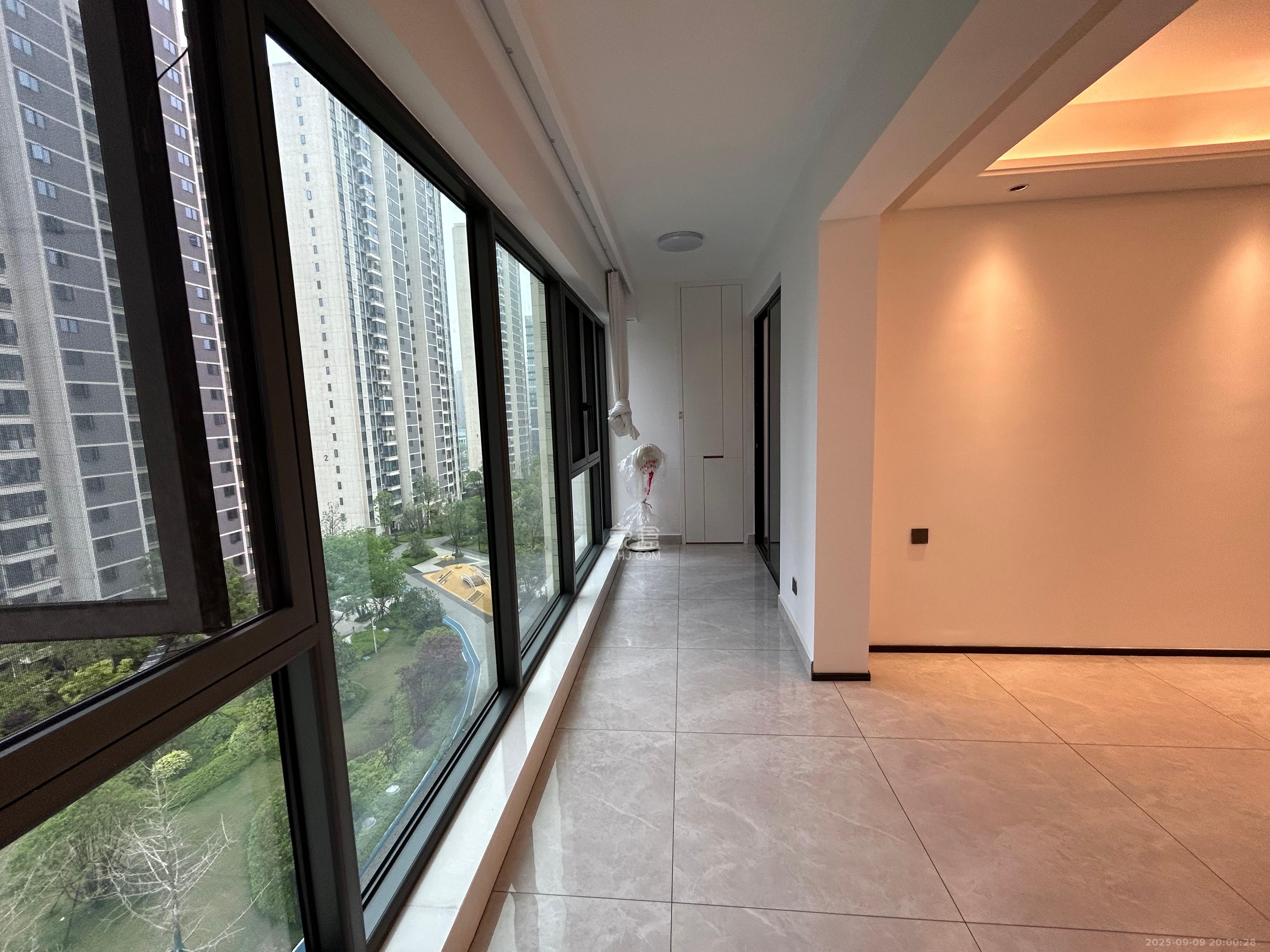 长房悦香山 1室1厅1卫 1150.0元/月 长房悦香山 1室1厅1卫 1150.0元/月室内图