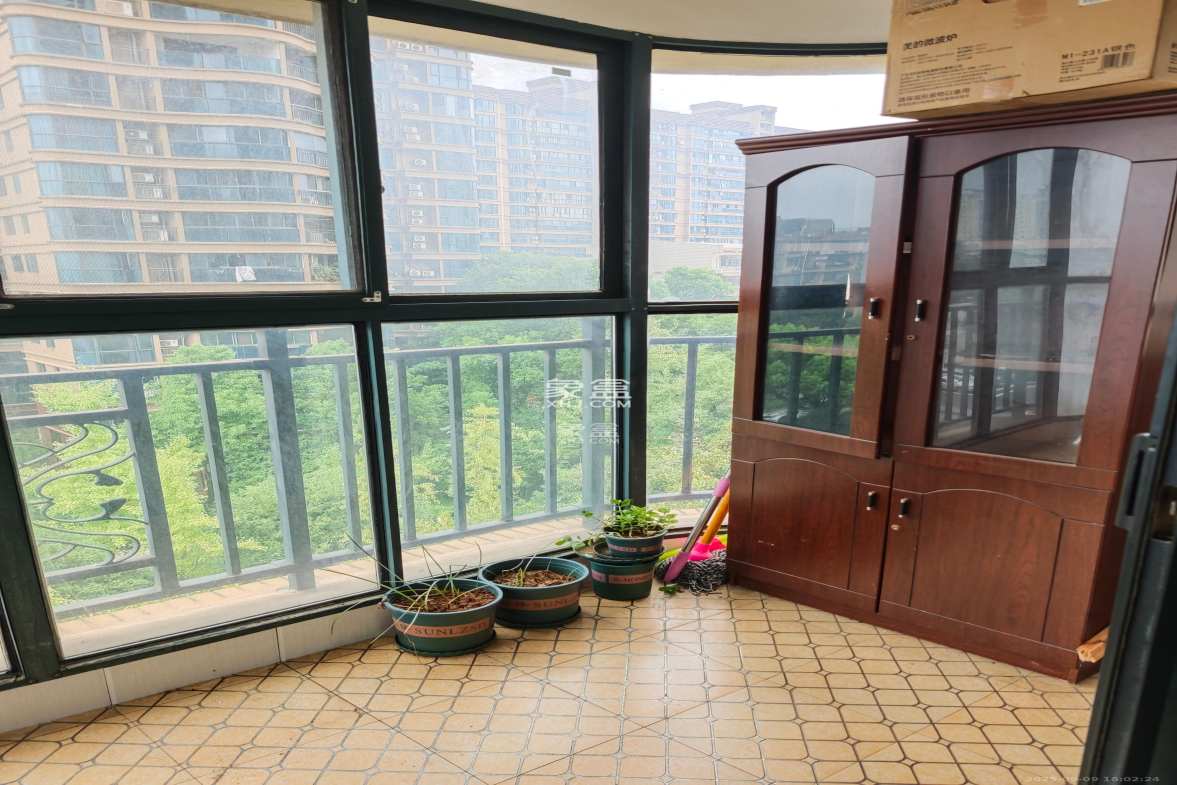 永祺西京  3室2厅2卫    2700.0元/月 永祺西京  3室2厅2卫    2700.0元/月室内图