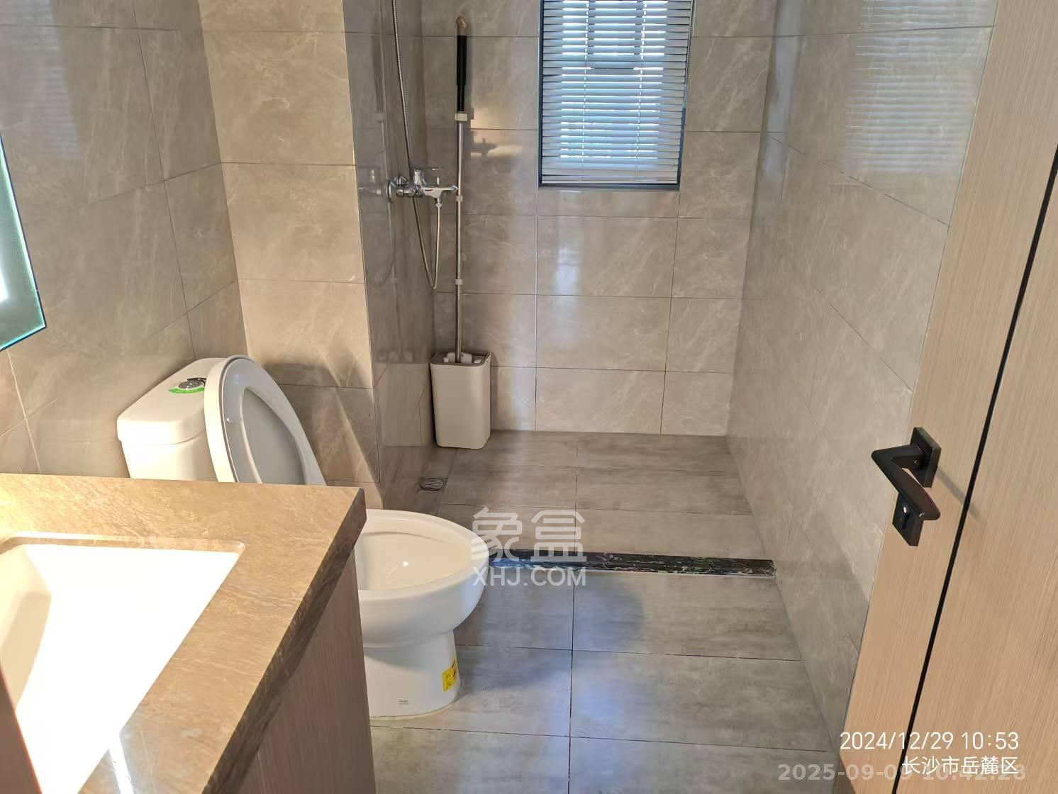 金茂建发泊悦  3室2厅2卫    3500.0元/月 金茂建发泊悦  3室2厅2卫    3500.0元/月室内图