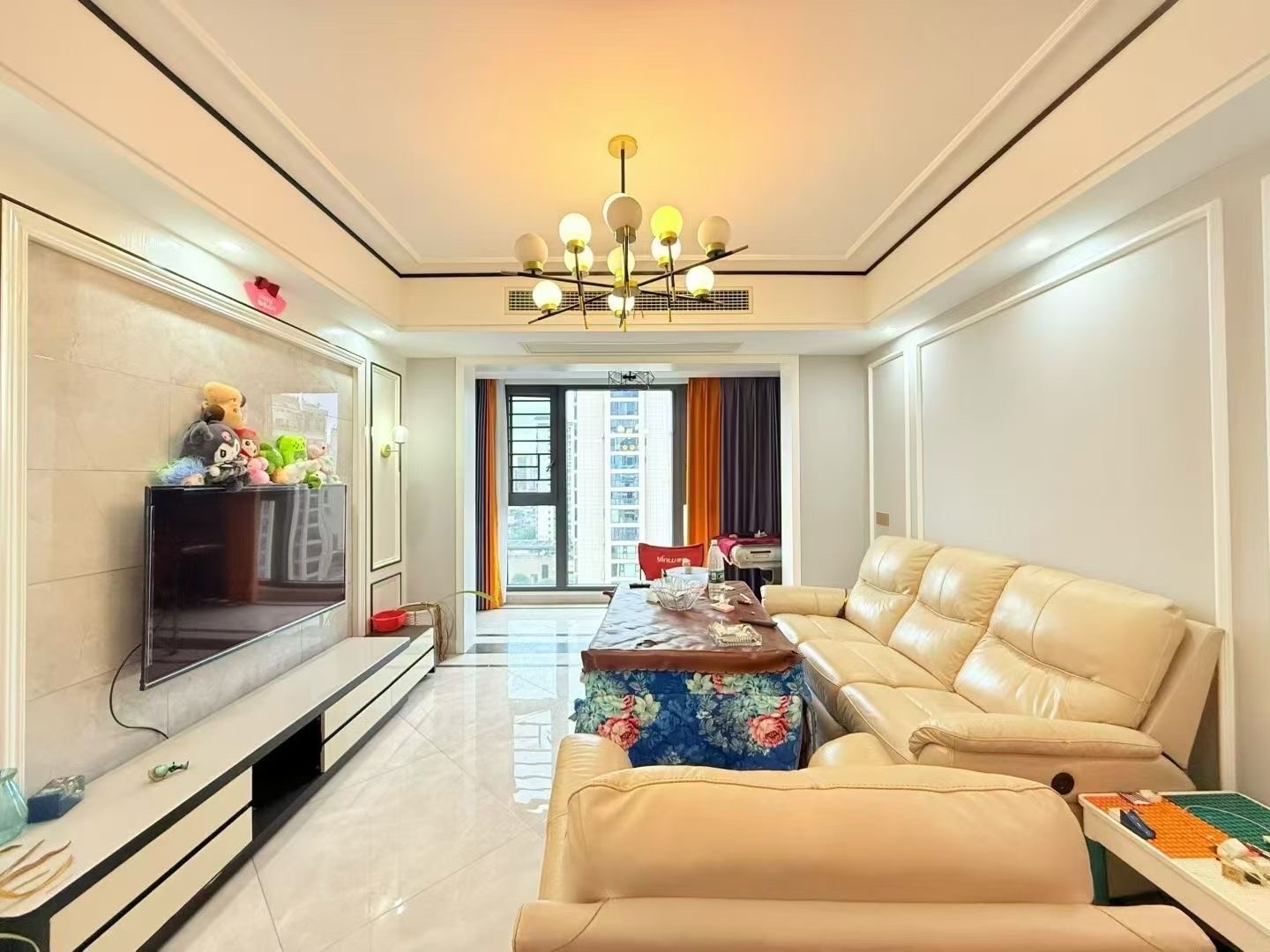 江与城 4室2厅2卫 2500.0元/月 江与城 4室2厅2卫 2500.0元/月室内图