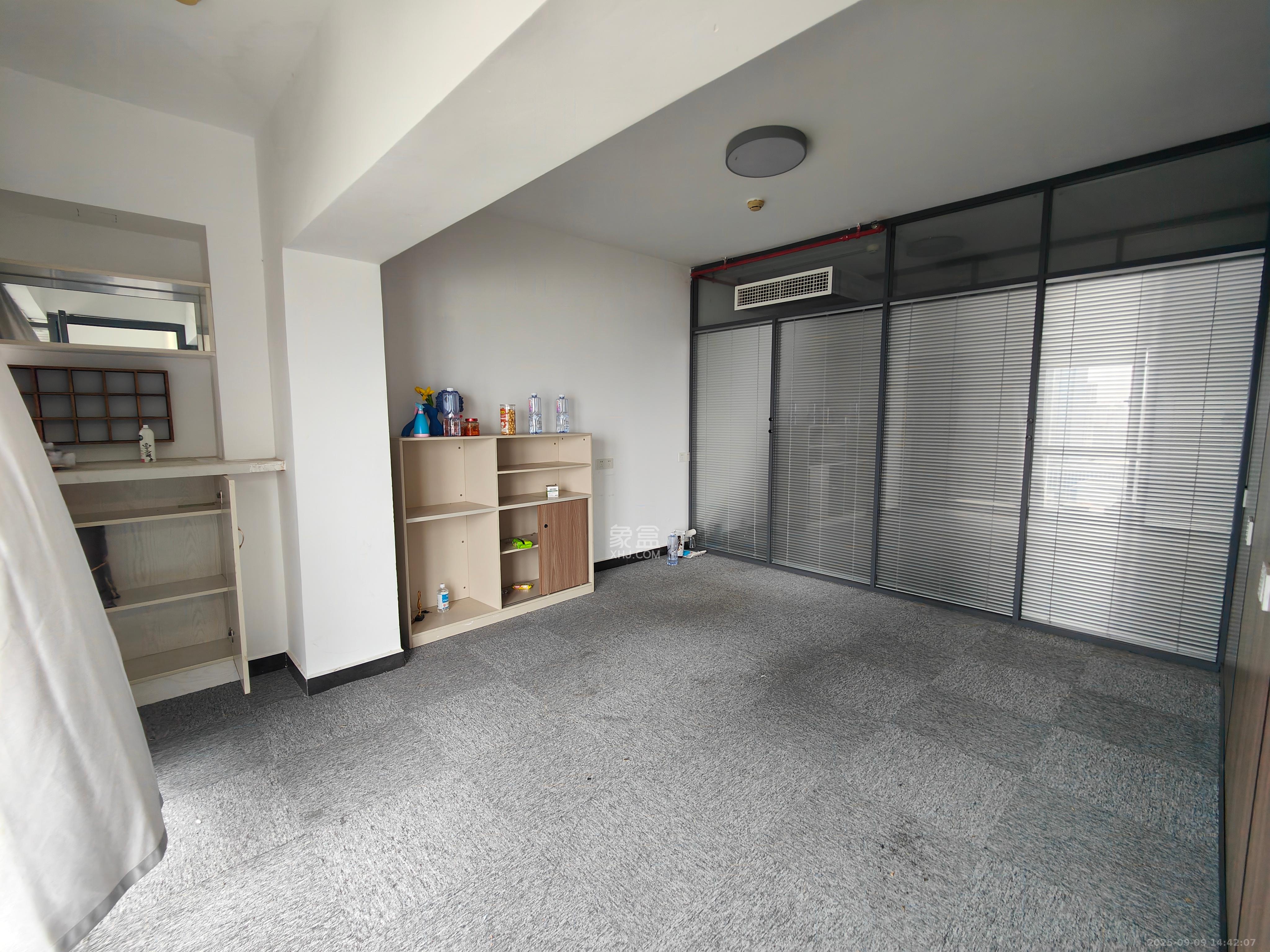 保利国际广场  1室1厅1卫    3000.0元/月室内图