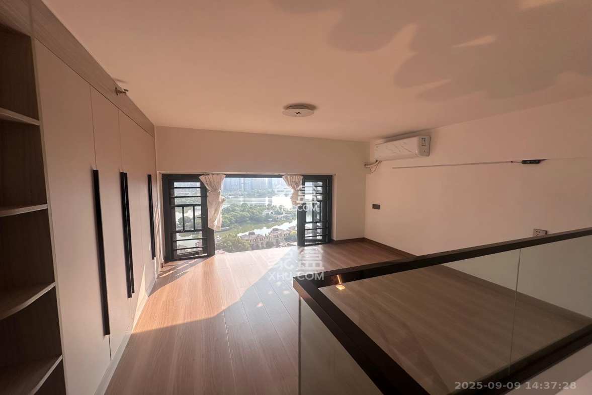 藏珑湖上公馆  1室1厅1卫    2500.0元/月 藏珑湖上公馆  1室1厅1卫    2500.0元/月室内图