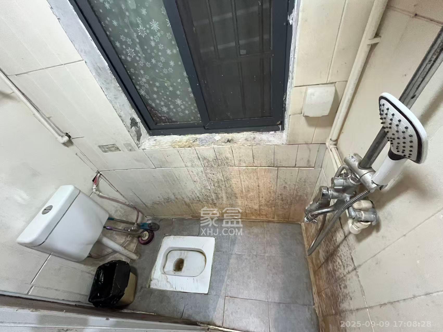 崇文里、崇圣里散盘 3室1厅1卫 1650.0元/月 崇文里、崇圣里散盘 3室1厅1卫 1650.0元/月室内图