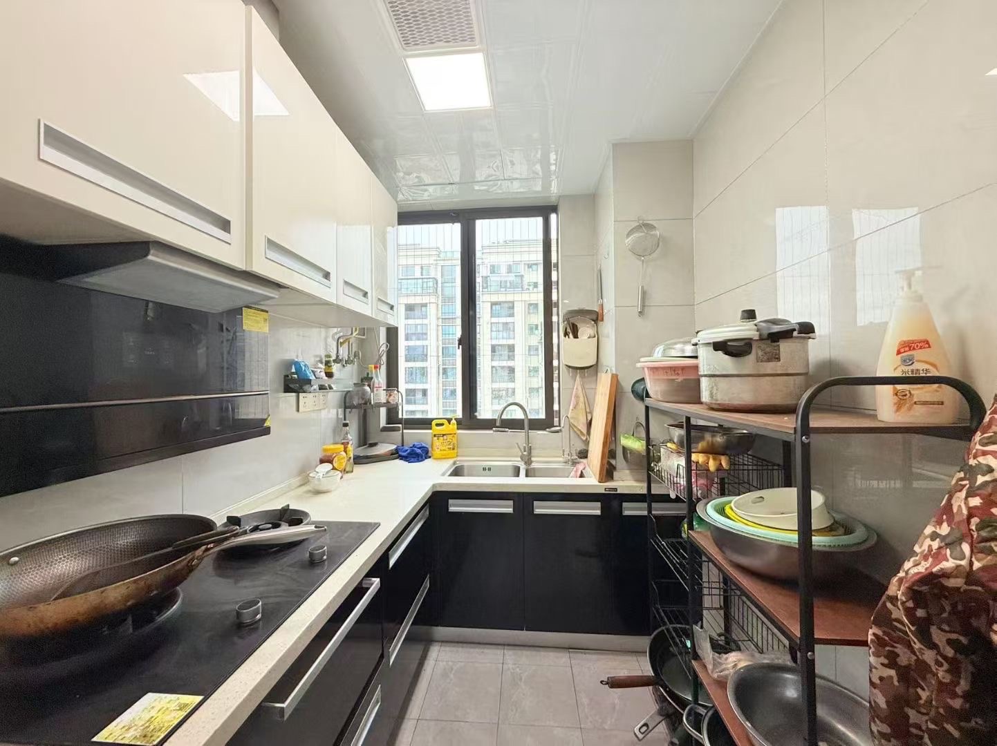 江与城 4室2厅2卫 2500.0元/月 江与城 4室2厅2卫 2500.0元/月室内图