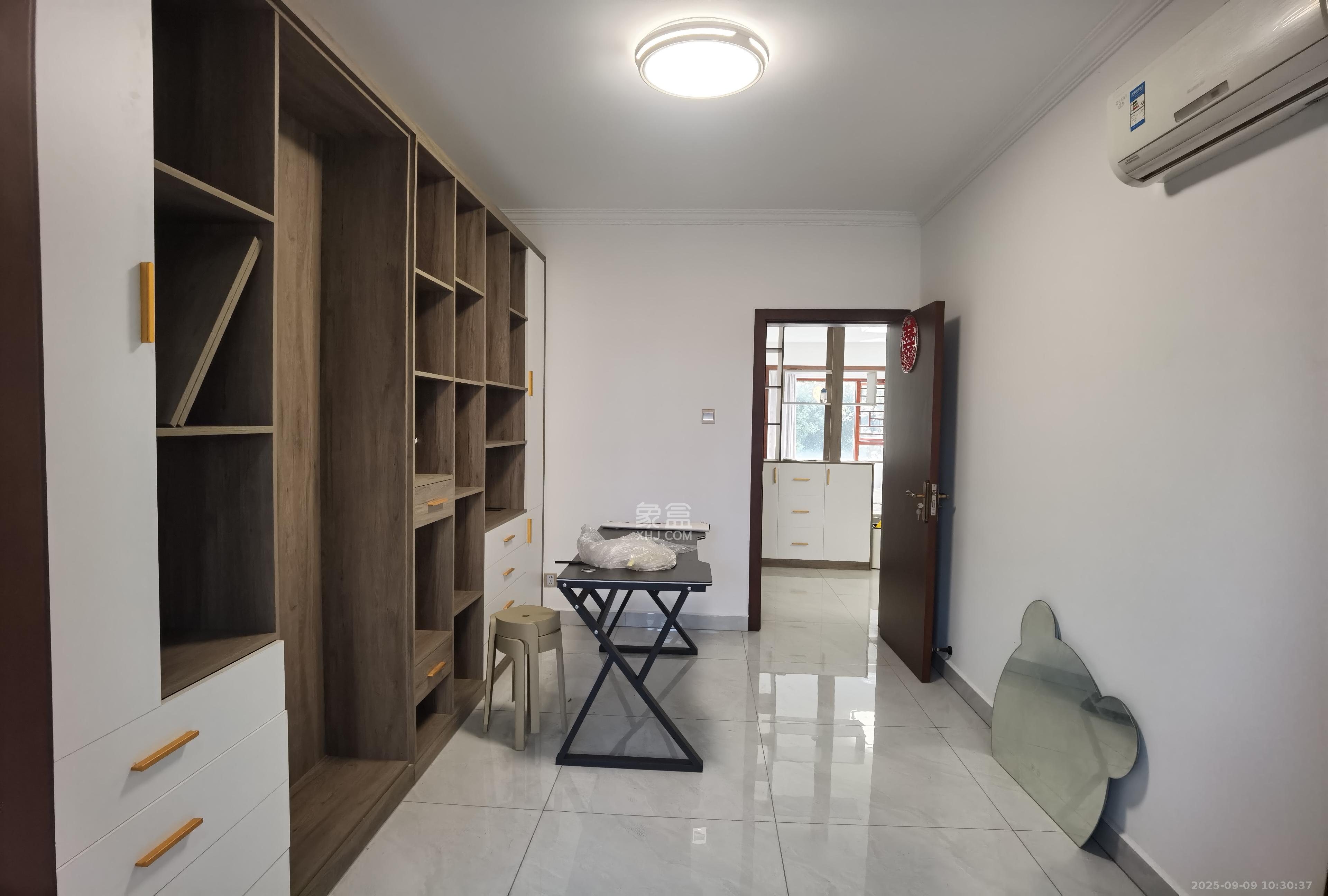 华润桃源里 4室2厅2卫 2600.0元/月 华润桃源里 4室2厅2卫 2600.0元/月室内图