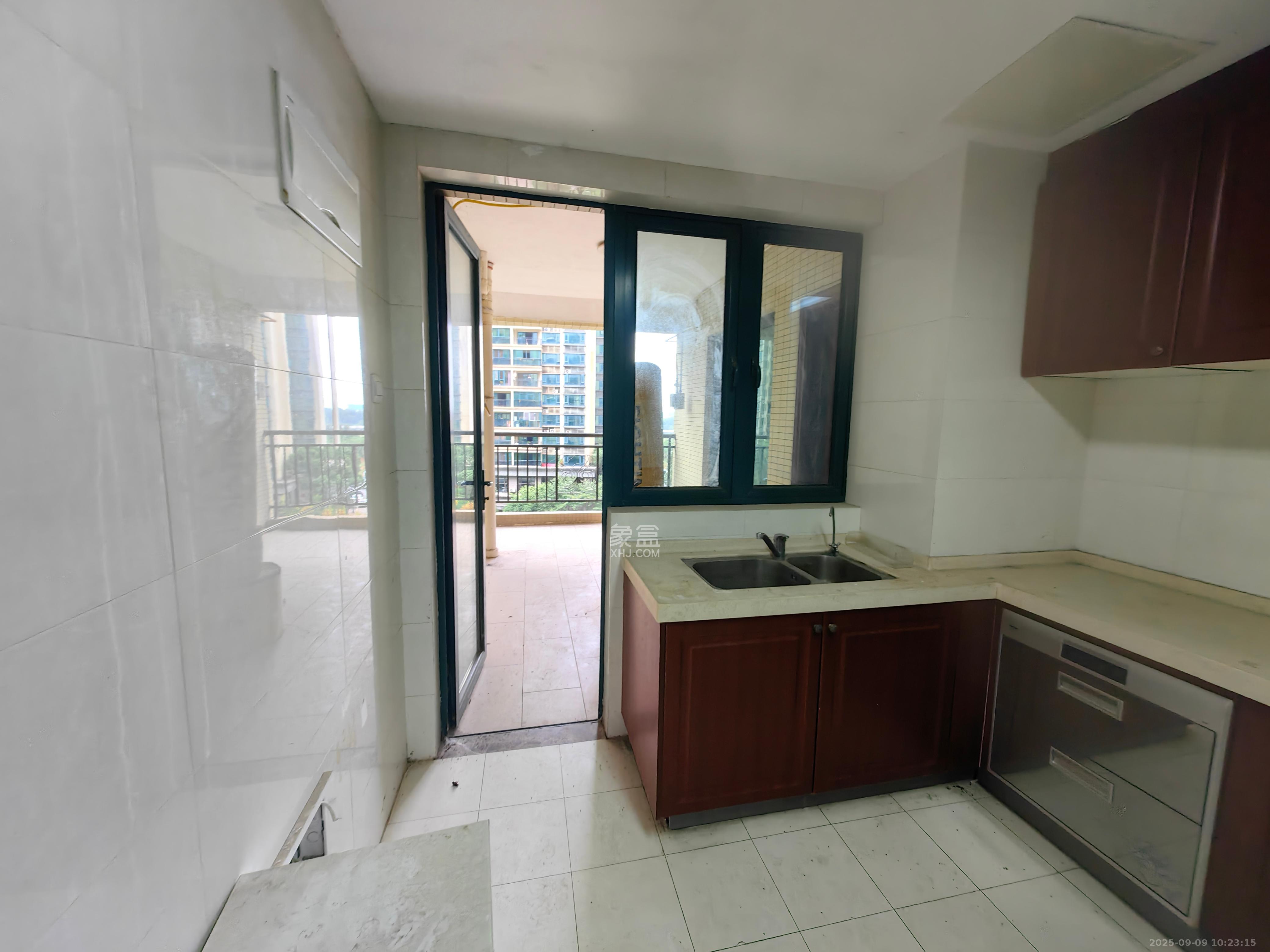 恒大名都 3室2厅1卫 3300.0元/月 恒大名都 3室2厅1卫 3300.0元/月室内图